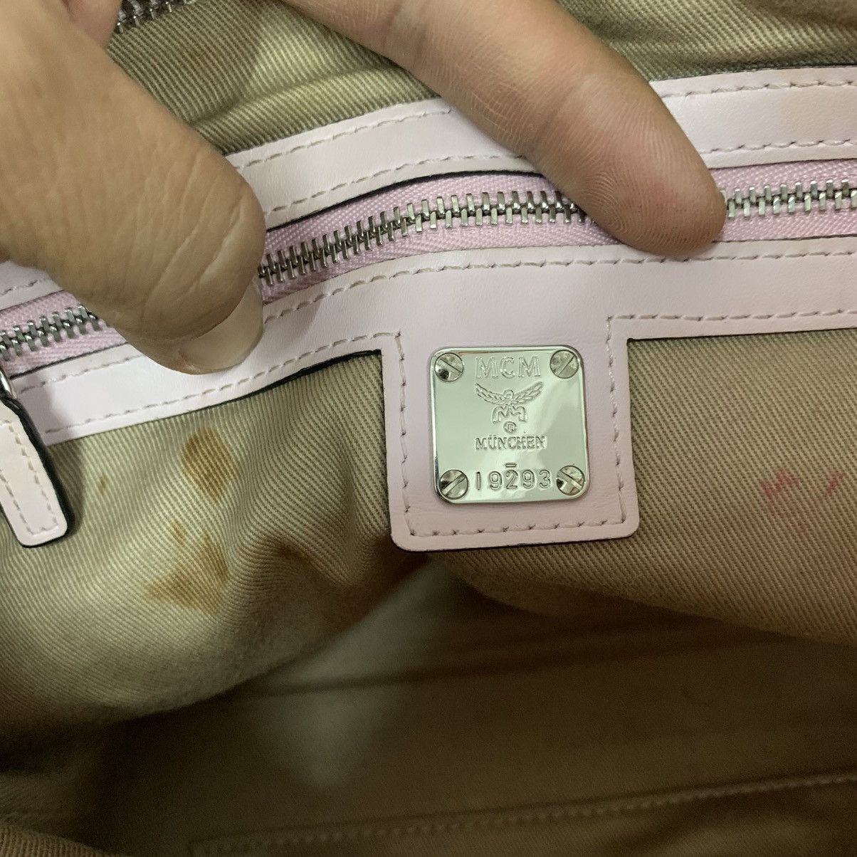 MCM MCM White Clutch Slingbag Size ONE SIZE - 14 Thumbnail
