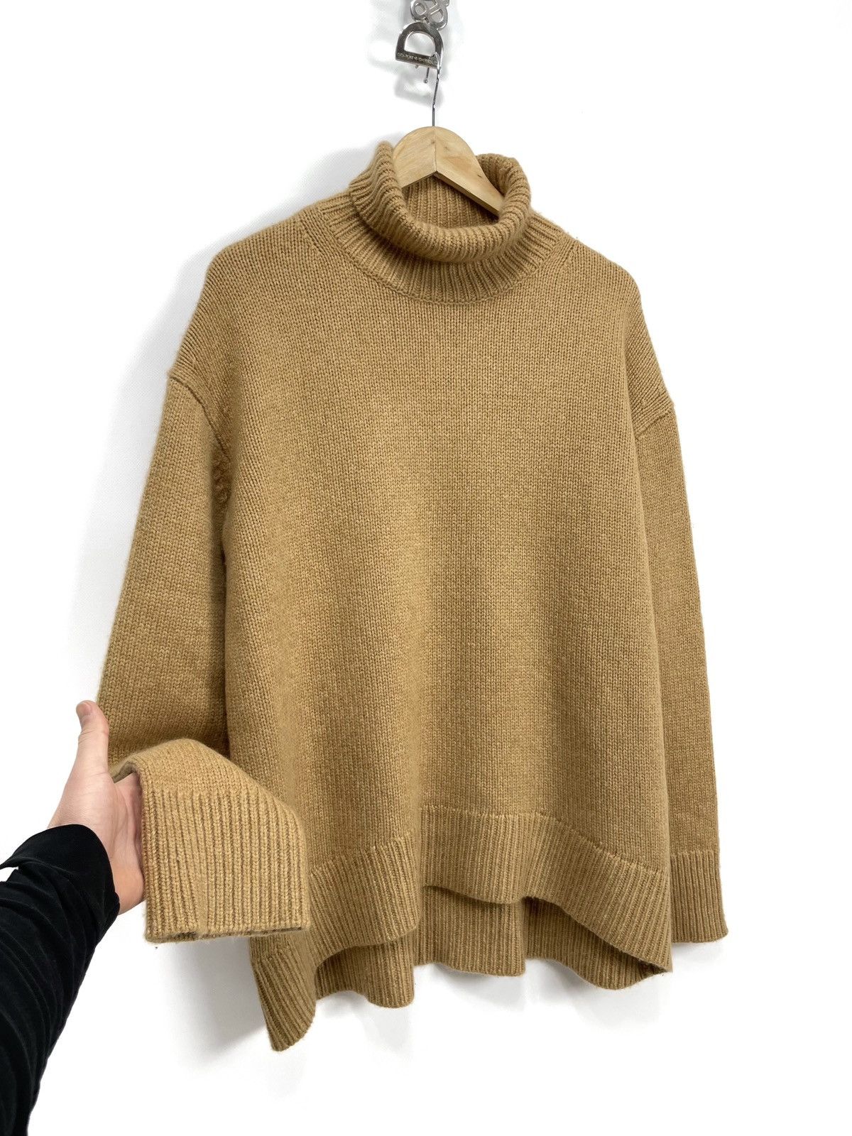 Celine Rare Vintage CELINE Cashmere Turtleneck Sweater – RelaxedFit Size S / US 4 / IT 40 - 6 Thumbnail