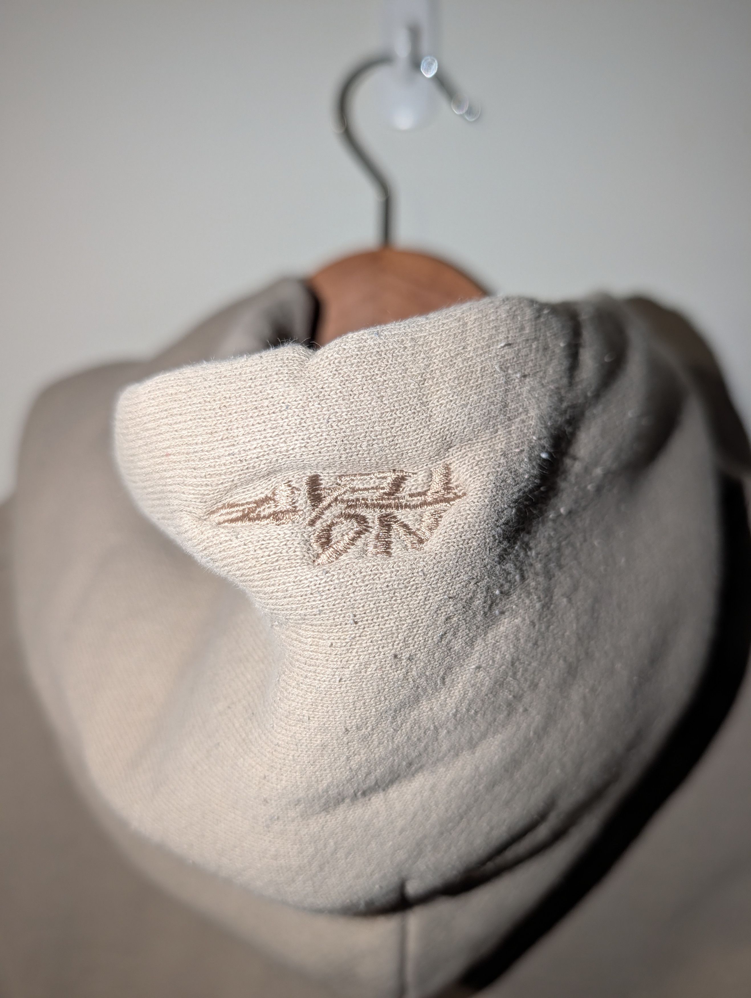 No Fear Vintage 90s No Fear Eyes Embroidered Pullover Hoodie Tan XL Size US XL / EU 56 / 4 - 9 Thumbnail