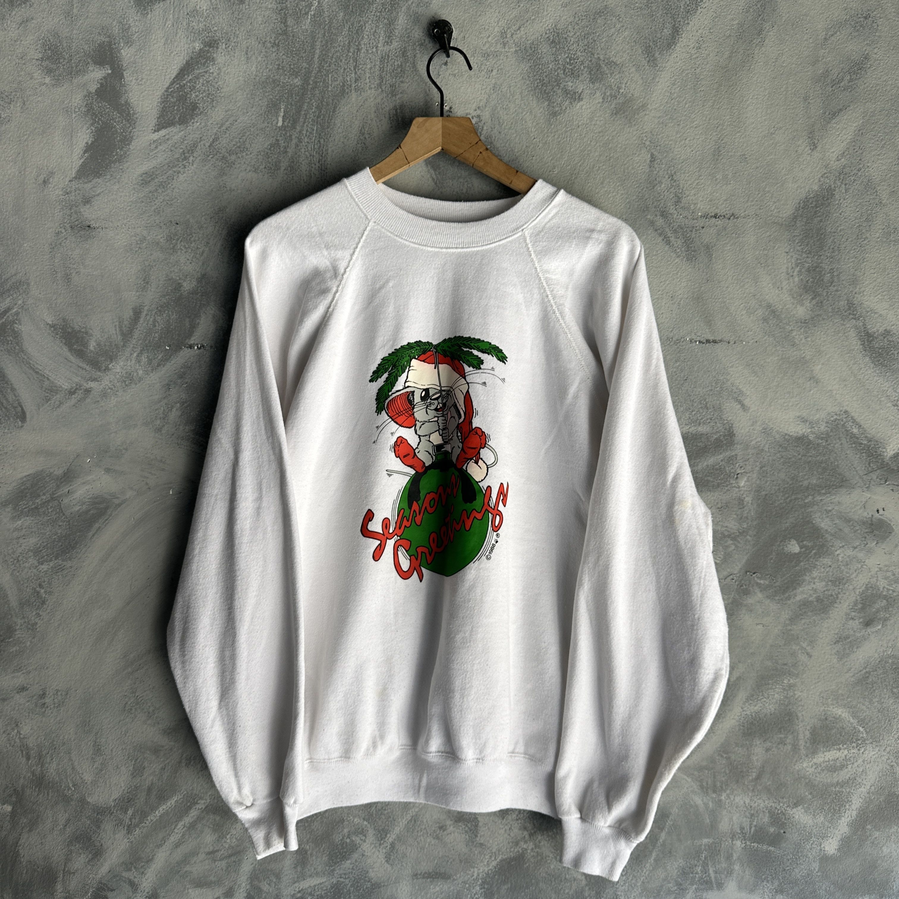 Other Vtg Christmas Sweatshirt Seasons Greetings Mouse Ornament 80 Size US XL / EU 56 / 4 - 1 Thumbnail