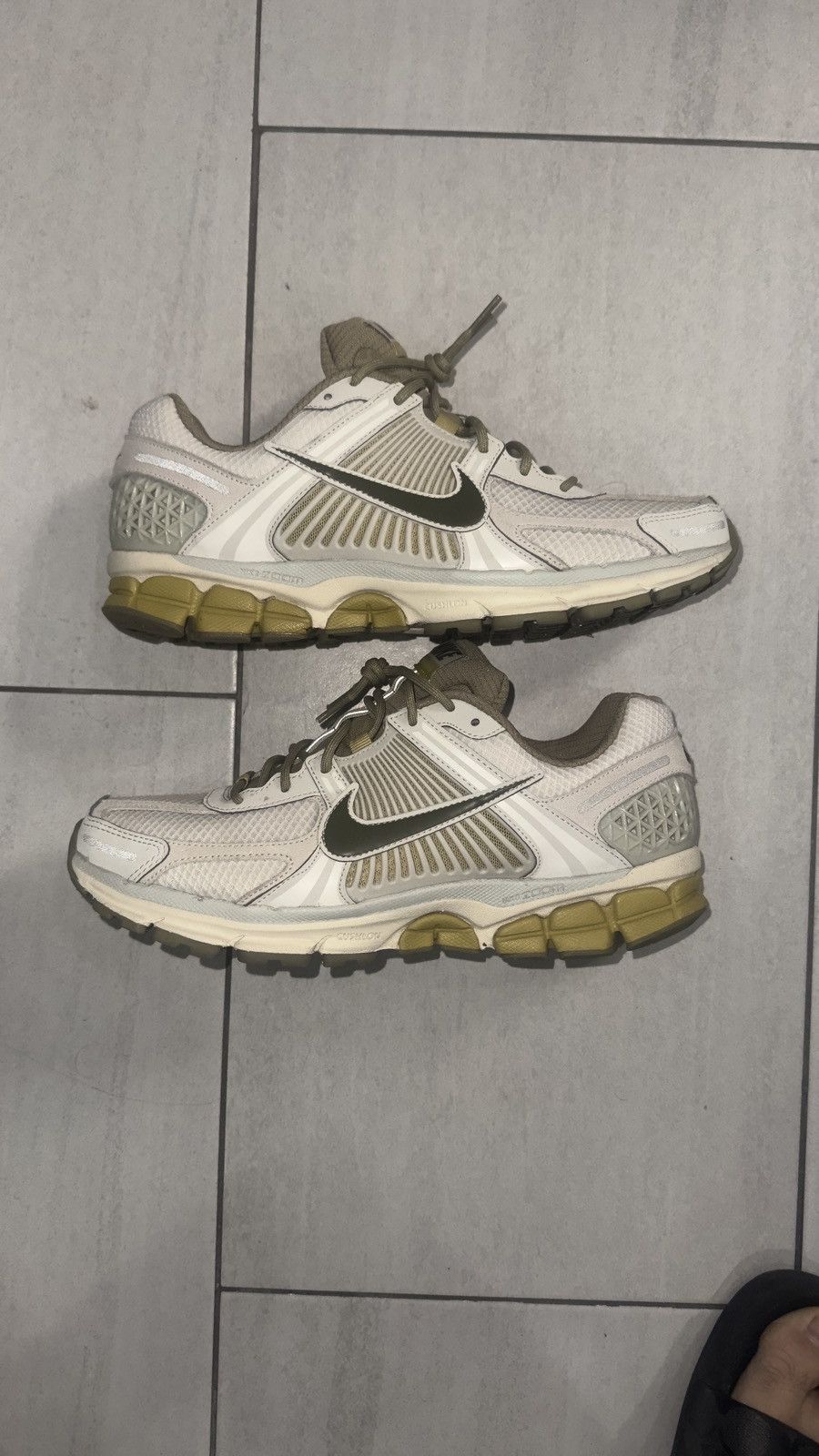 Nike NIKE VOMERO 5 SP Size US 9.5 / EU 42-43 - 2 Thumbnail