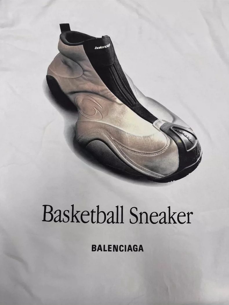 Balenciaga Balenciaga Basketball Shoes Printed Crew Neck Short Sleeve Size US S / EU 44-46 / 1 - 3 Thumbnail