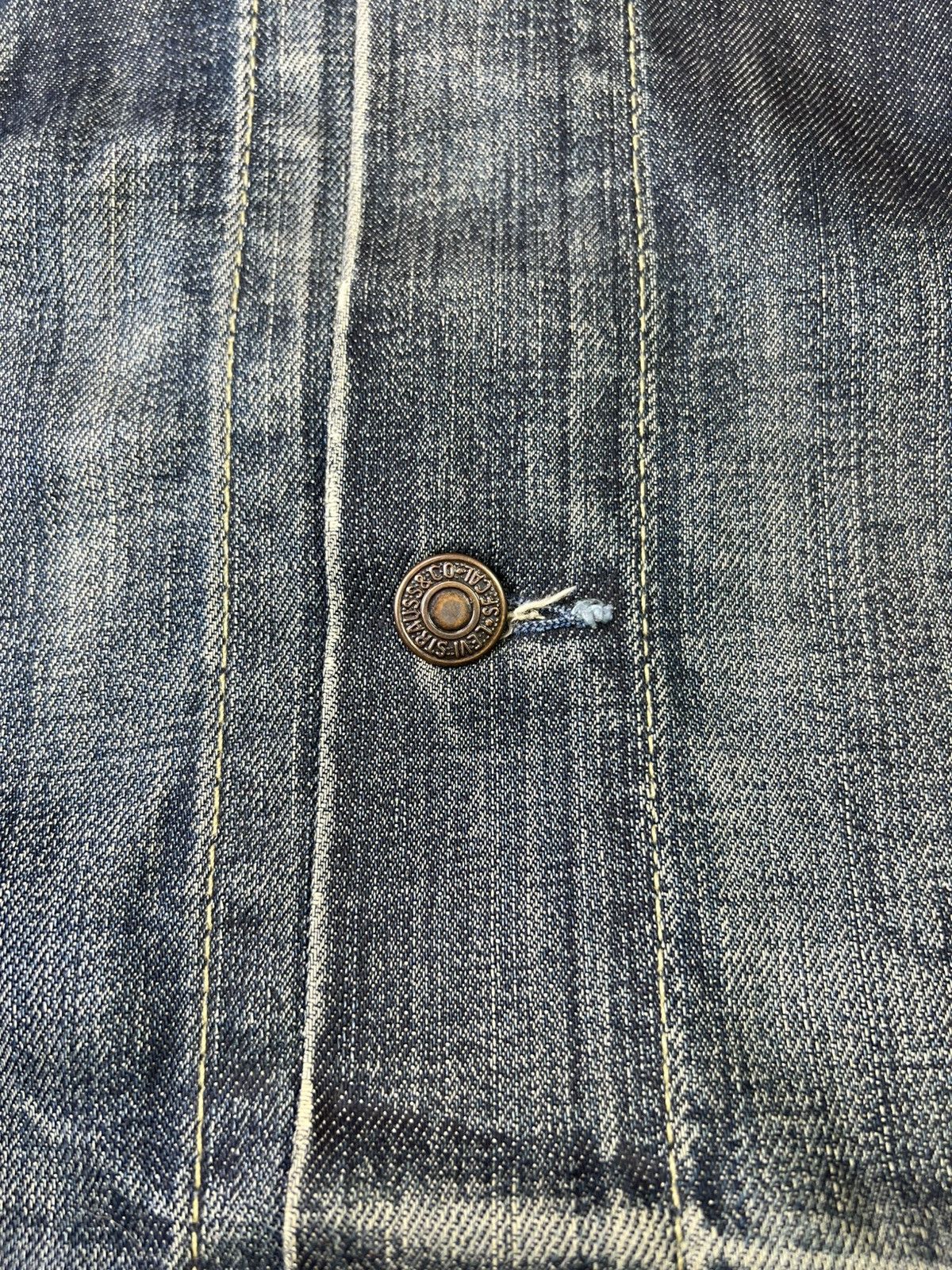 Levi's Vintage Clothing Vintage Y2K Levi’s 70500 Denim Trucker Jacket XL Distressed Size US XL / EU 56 / 4 - 5 Thumbnail