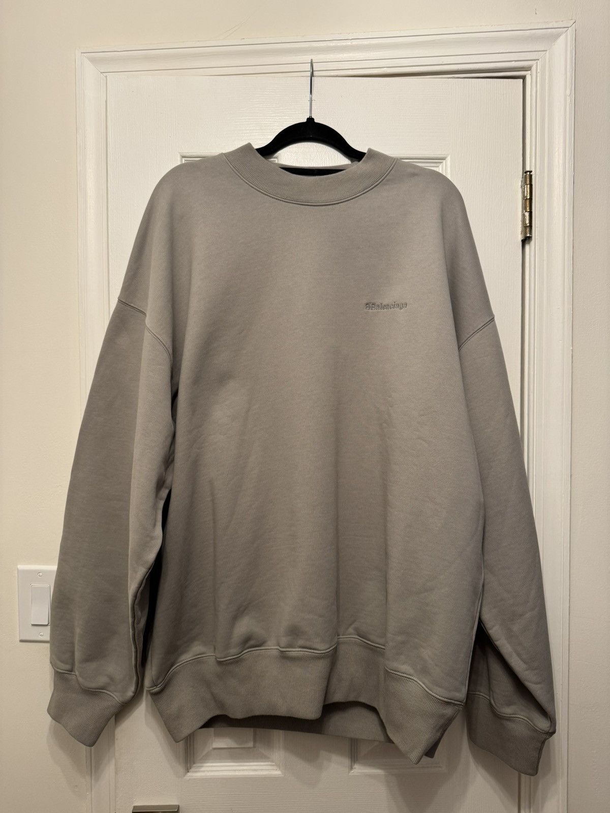 Balenciaga Balenciaga Oversized Crewneck Size US S / EU 44-46 / 1 - 1 Thumbnail