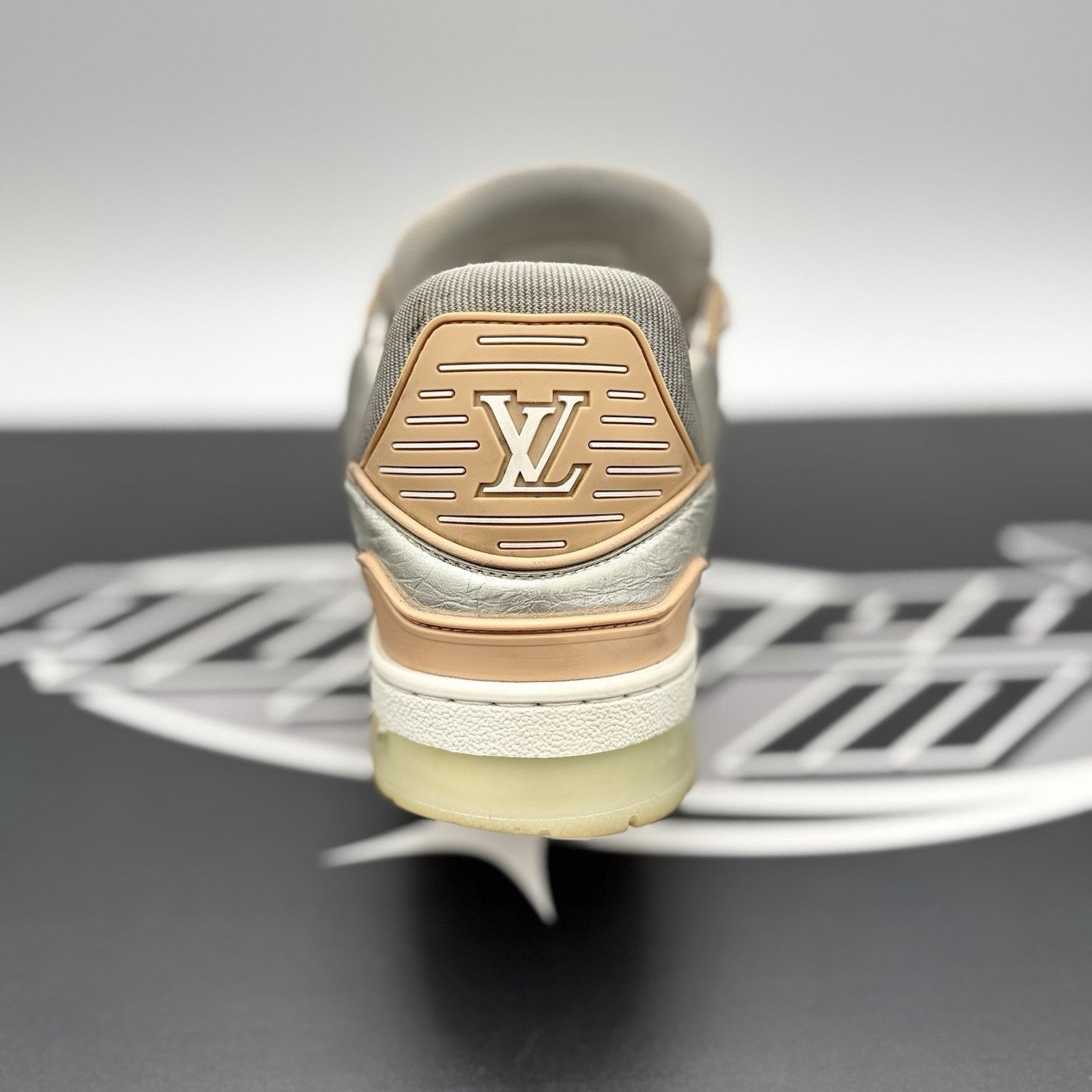 Louis Vuitton (7-7.5 US) Louis Vuitton Trainer ' Metallic, Beige ' Size US 7 / EU 40 - 12 Thumbnail