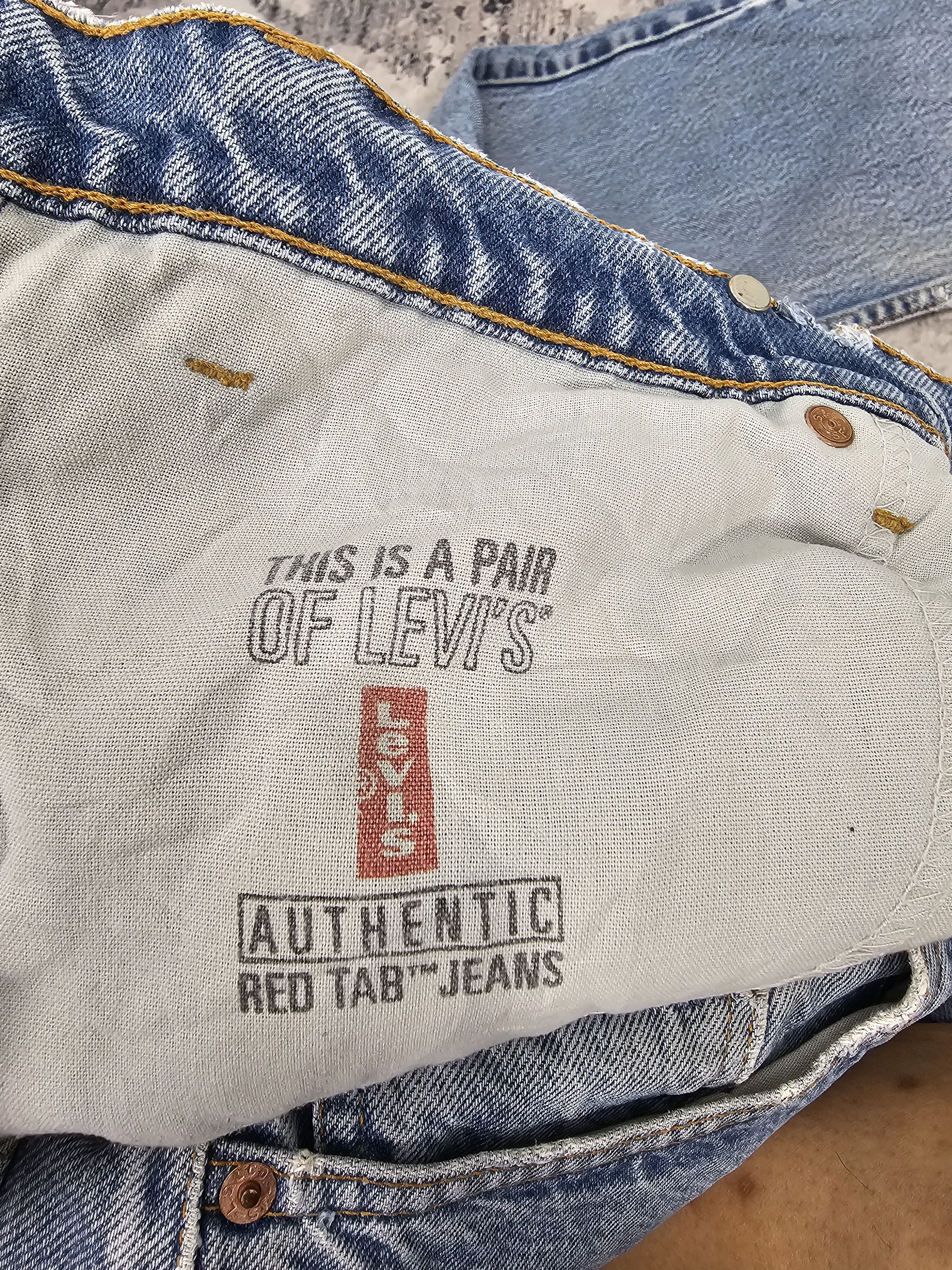 Levi's Vintage Clothing Vtg 90's LEVIS 505 Ripped Faded Jeans Made In USA L0551 Size US 38 / EU 54 - 15 Thumbnail