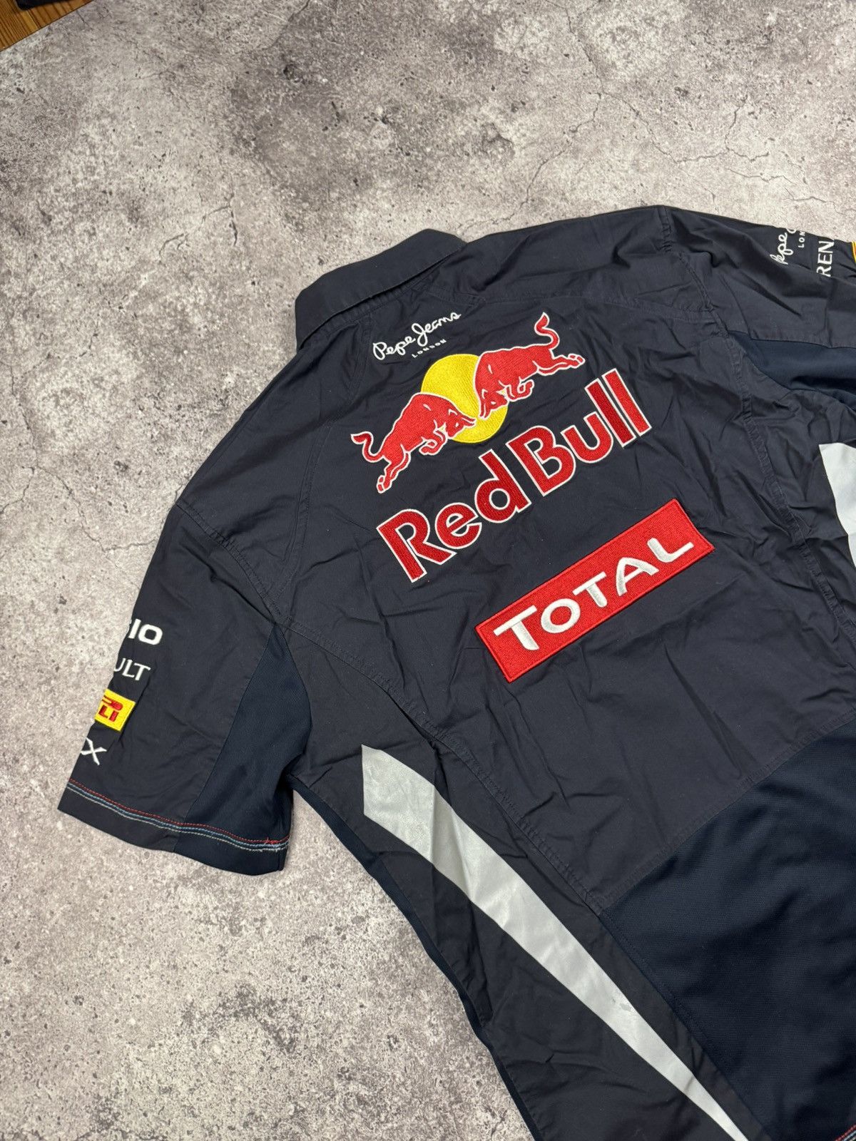 Red Bull Vintage Red Bull Racing Polo Shirt Y2K M Formula 1 Size US M / EU 48-50 / 2 - 6 Thumbnail