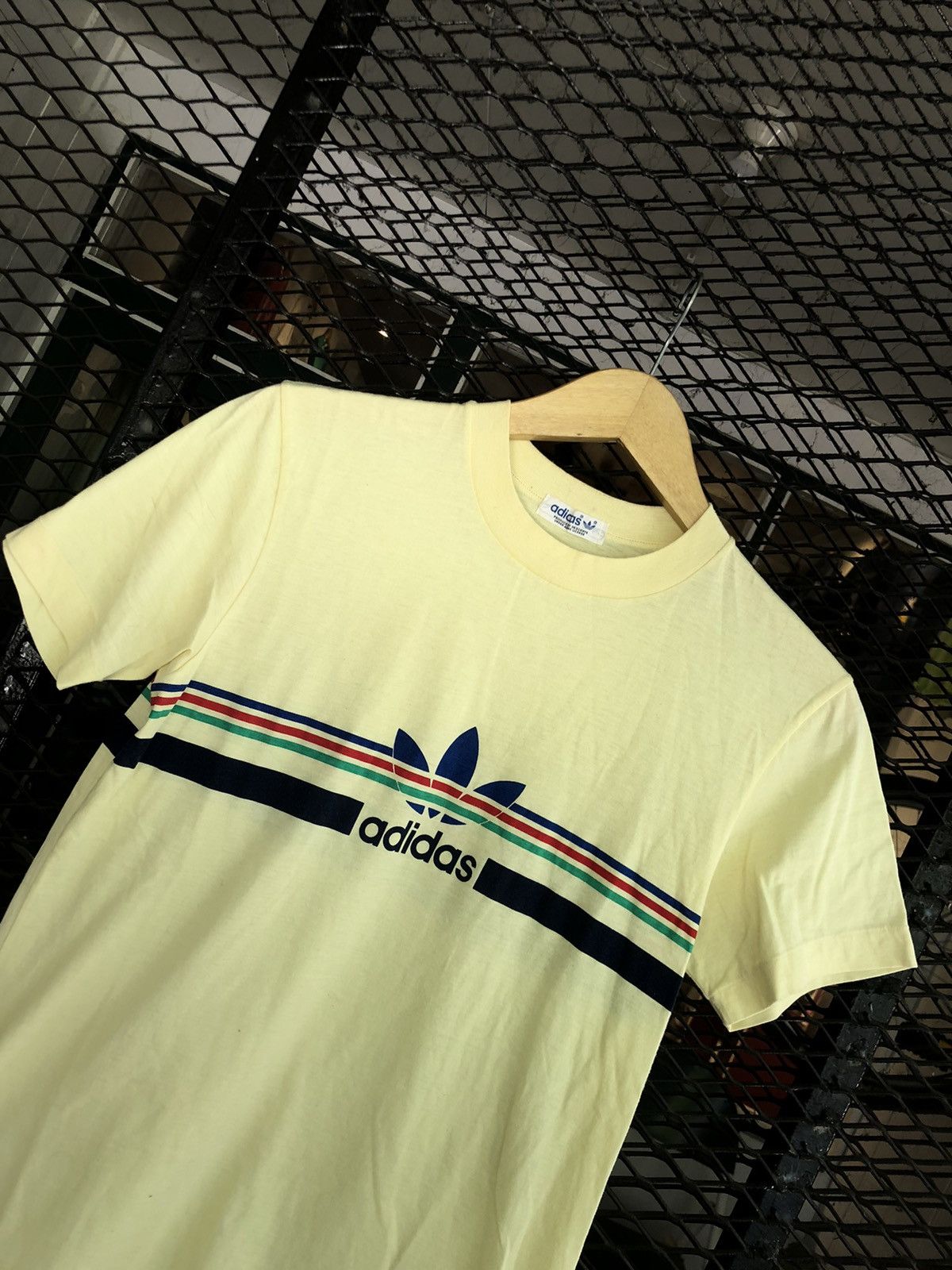 Adidas VINTAGE ADIDAS SHIRT Size US S / EU 44-46 / 1 - 2 Thumbnail