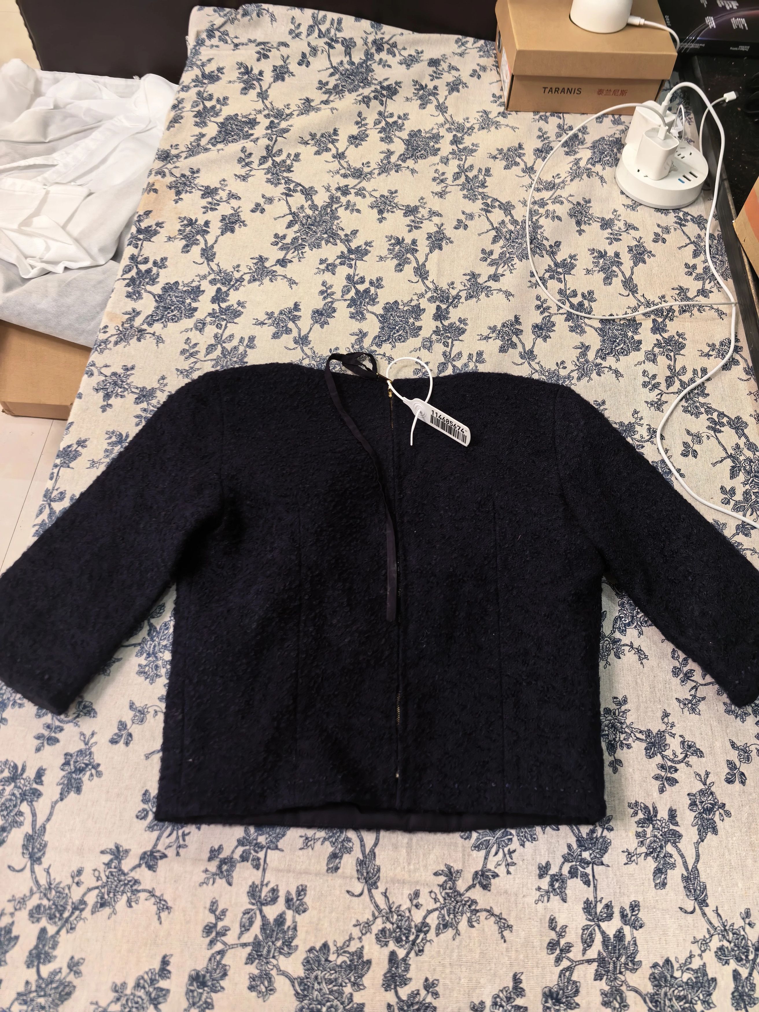 Louis Vuitton LV Women's Navy Blue Bow Tweed Jacket 34 Size XS / US 0-2 / IT 36-38 - 7 Thumbnail