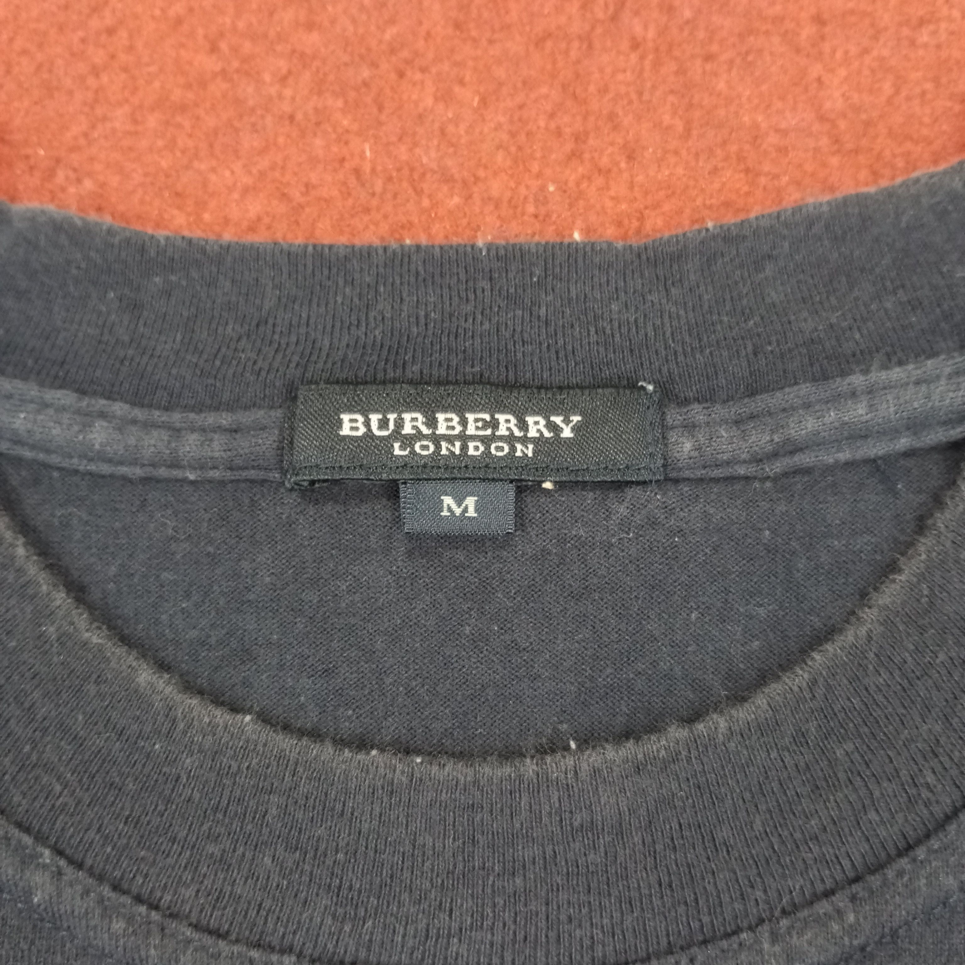 Burberry Burberry London Small Logo Design Custom Art Tshirt Size US L / EU 52-54 / 3 - 5 Thumbnail