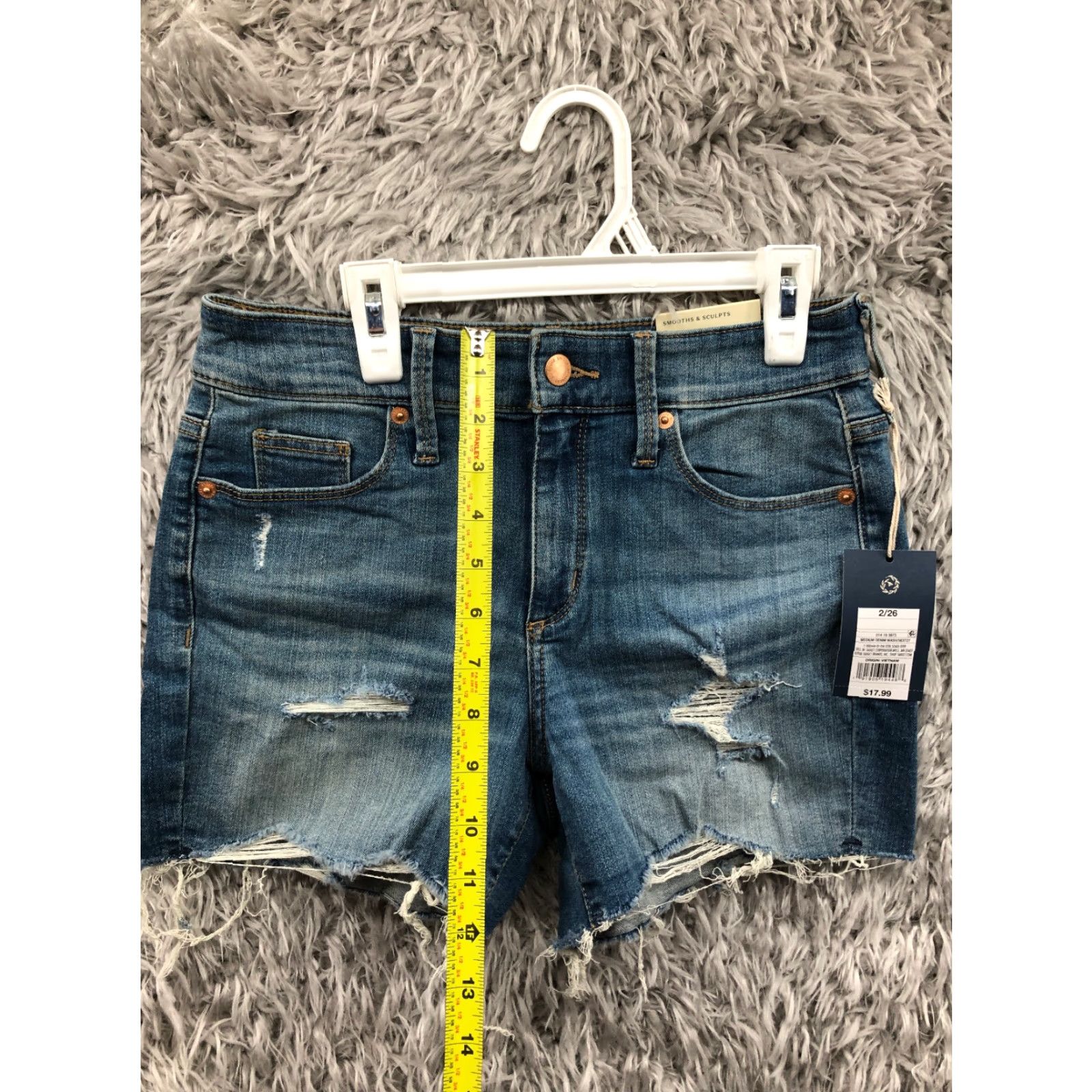 Vintage Universal Thread High Rise Shorts Womens Size 2 Dark Wash Blue Denim Jeans Size 26" / US 2 / IT 38 - 3 Thumbnail