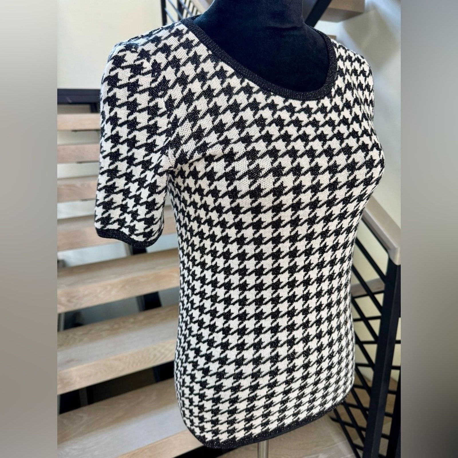 Ann Taylor Ann Taylor Stylish Black and White Houndstooth Tee size S Size S / US 4 / IT 40 - 6 Thumbnail