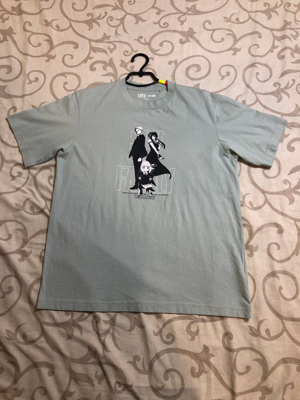 Uniqlo SPY x FAMILY Uniqlo UT Unisex Short-Sleeve Graphic T-Shirt Size US M / EU 48-50 / 2 - 1 Thumbnail