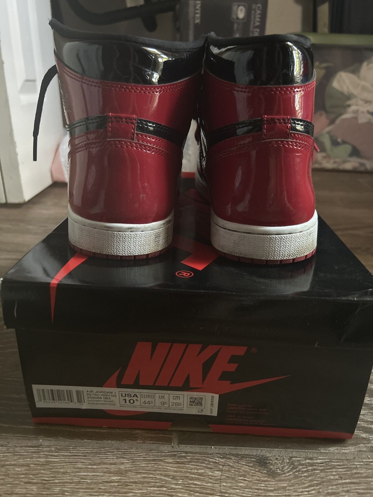 Jordan Brand × Nike Jordan 1 Patent Bred Size US 10.5 / EU 43-44 - 4 Thumbnail
