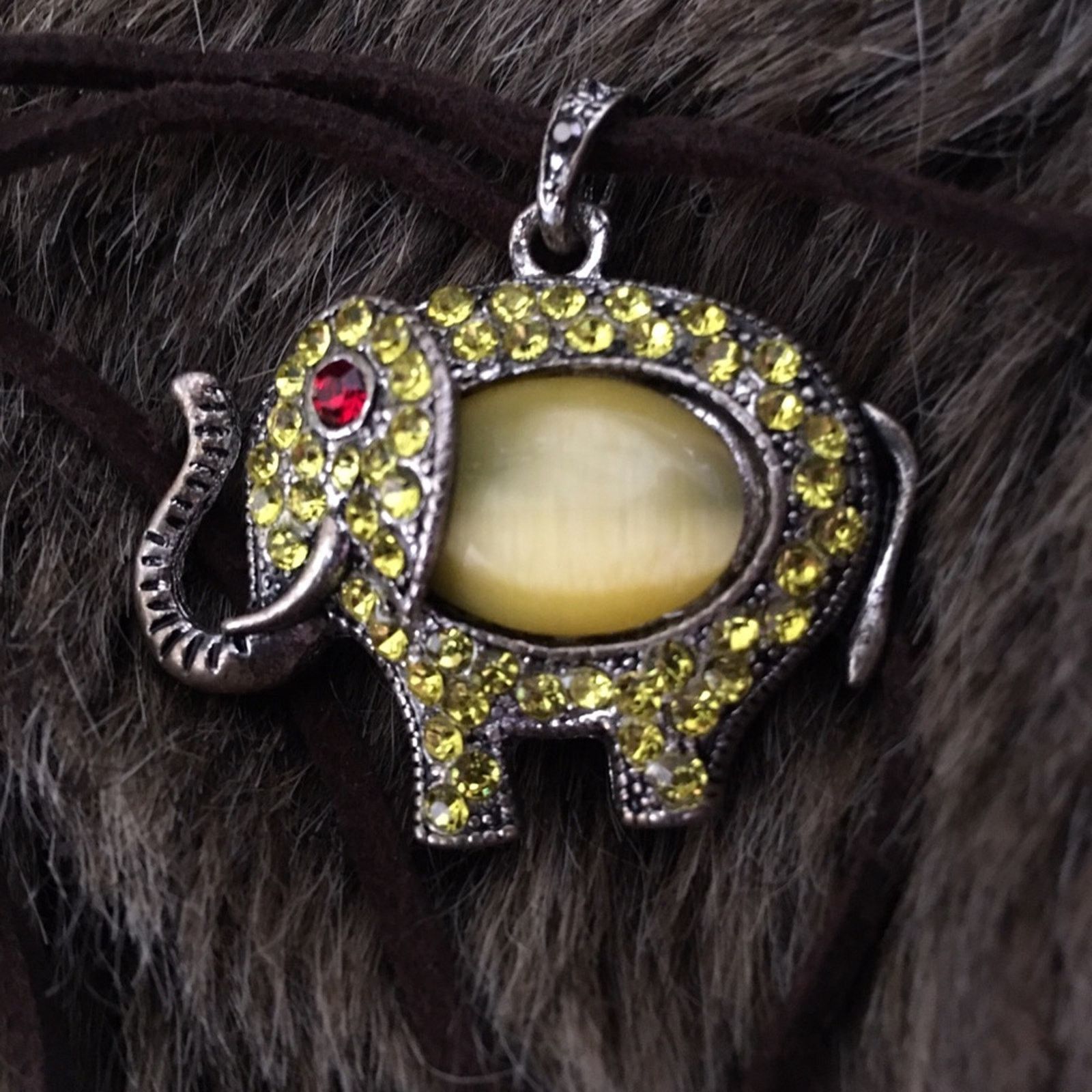 Jewelry Lucky elephant cat eye cabochon sparkle necklace Size ONE SIZE - 1 Thumbnail