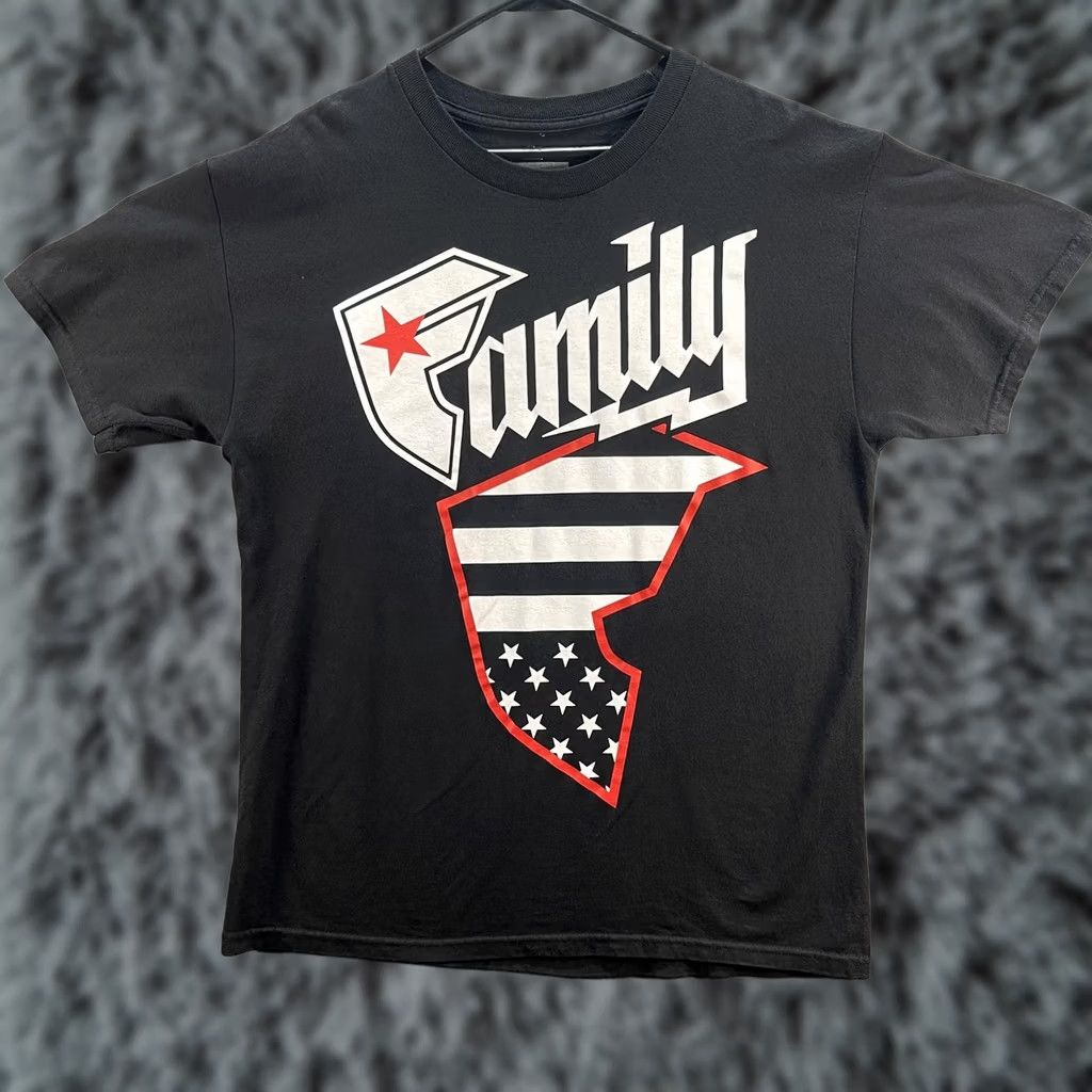 Vintage Famous Shirt Mens L Black Stars Straps Family American Flag Graphic Tee Size US L / EU 52-54 / 3 - 1 Thumbnail
