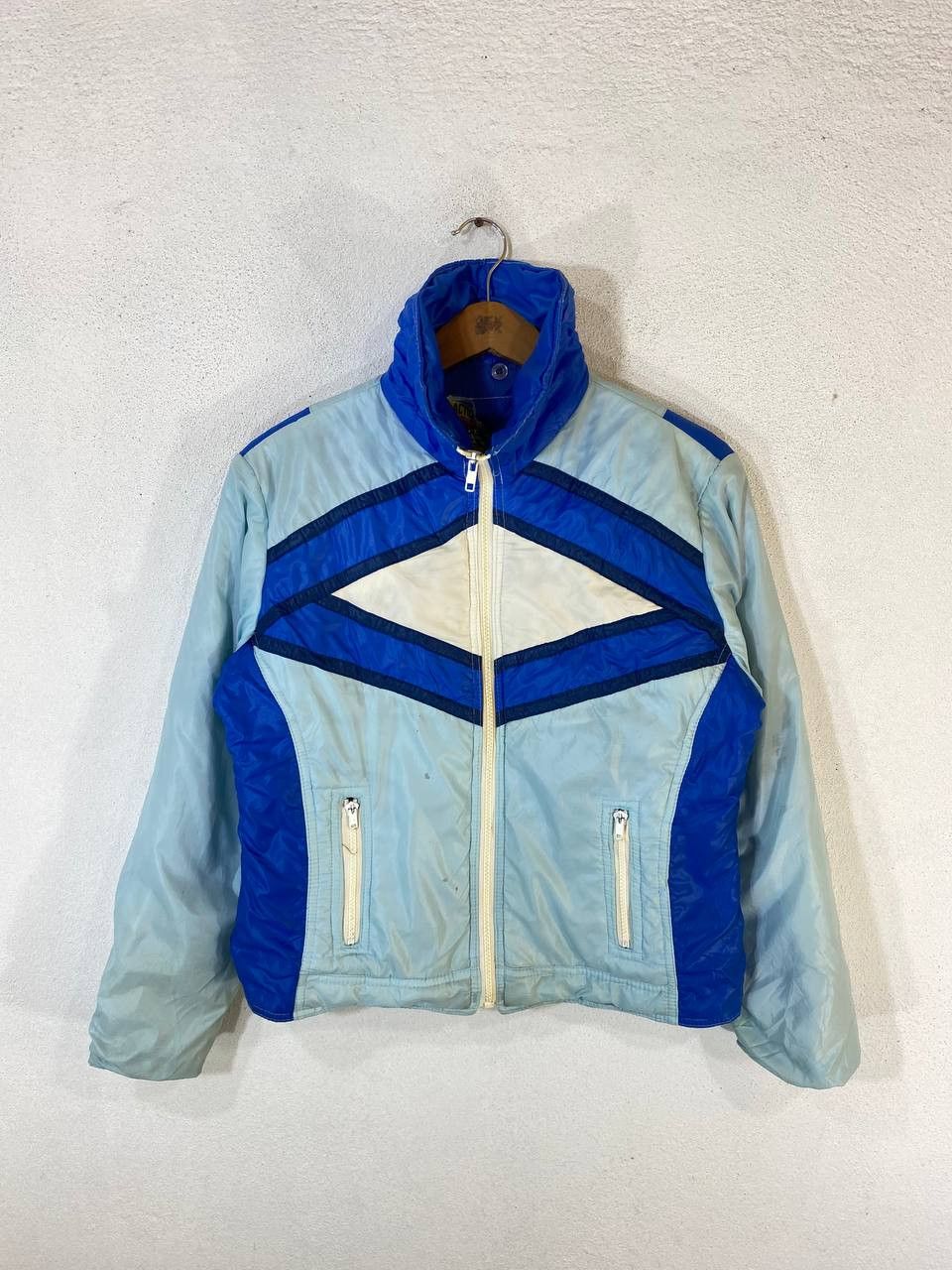 Vintage vintage skiwear retro puffer jacket nice design Size US L / EU 52-54 / 3 - 1 Thumbnail