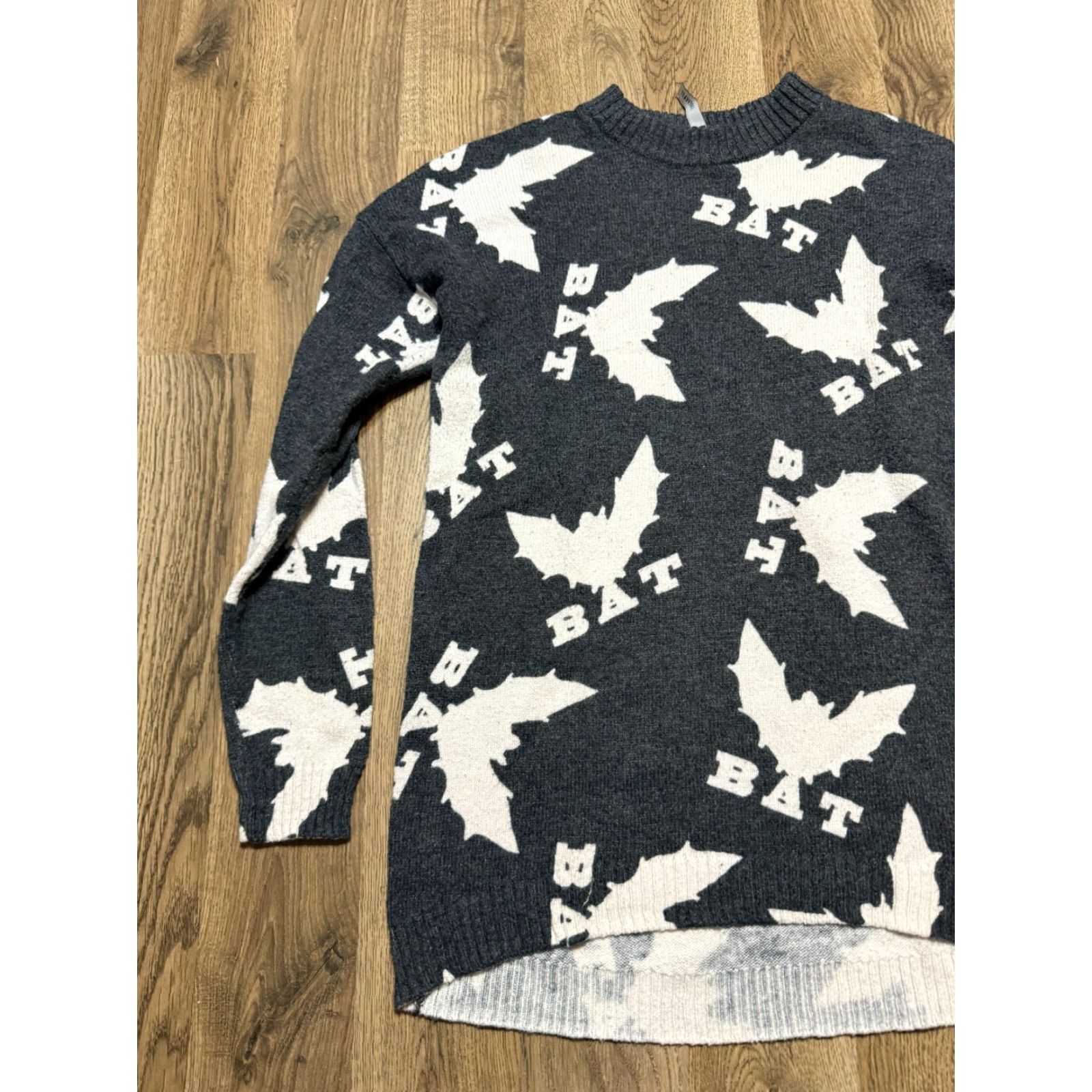 Forever 21 FOREVER 21 Shirt Women S Gray White BAT Long Sleeve Casual Basic Cotton Knit Size S / US 4 / IT 40 - 3 Thumbnail