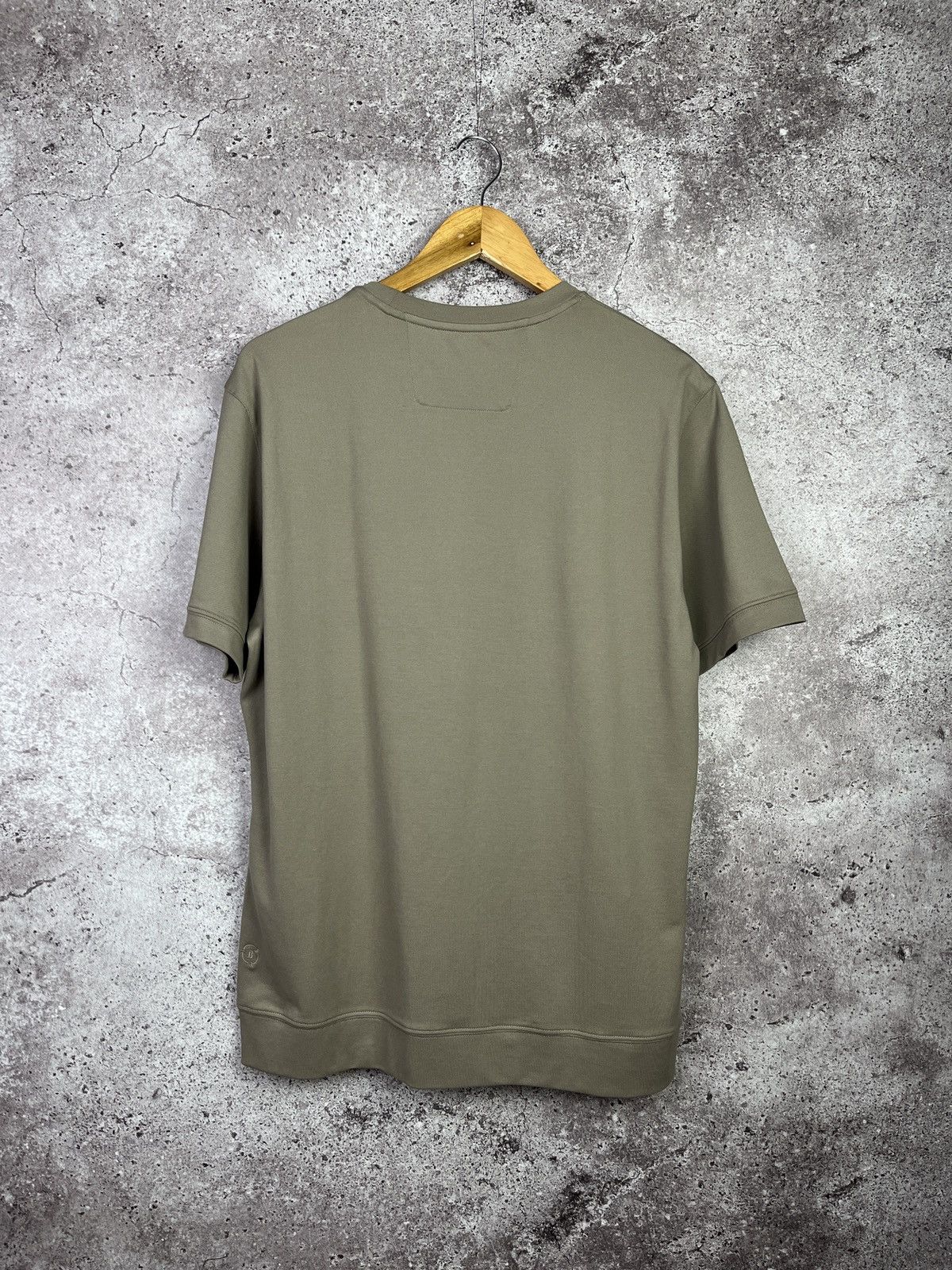 Boggi Boggi Milano 🇮🇹 Tech Your Time T-Shirt Taupe Stretch BNWT Size US M / EU 48-50 / 2 - 3 Thumbnail