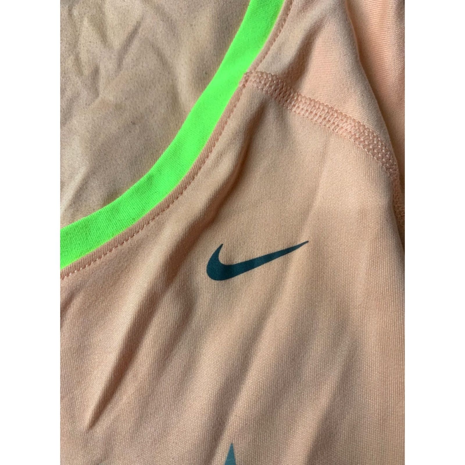 Nike NIKE RUNNING DRI-FIT LONDON WOMENS TRAINING SHIRT JERSEY M White Peach Neon Green London Run Nike Dri-Fit T-Shirt Womens 2015 Size M / US 6-8 / IT 42-44 - 4 Thumbnail