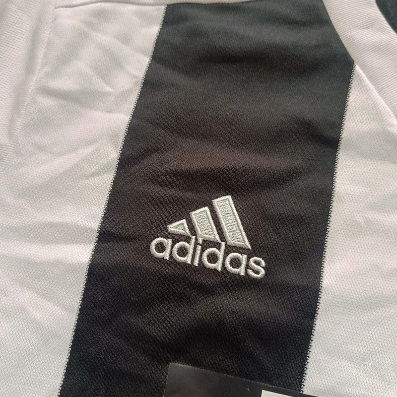 Adidas Juventus Ronaldo CR7 Jersey 2018-2019 Home Shirt Adidas L Size US L / EU 52-54 / 3 - 13 Thumbnail