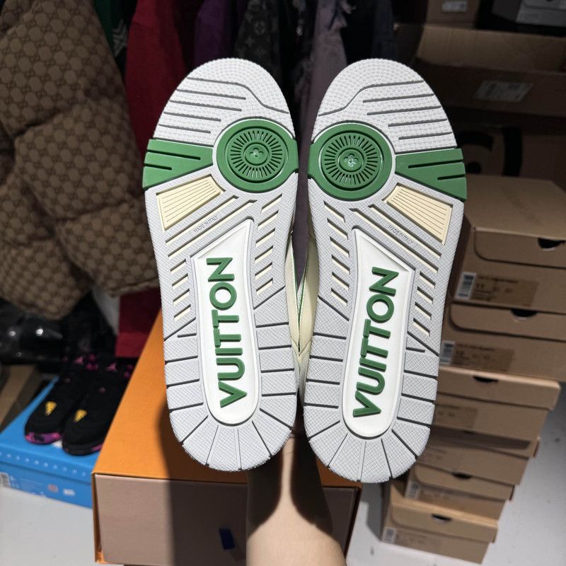 Louis Vuitton Louis Vuitton Retro Trainer Sneakers in White and Green -25 Size US 9 / EU 42 - 4 Thumbnail