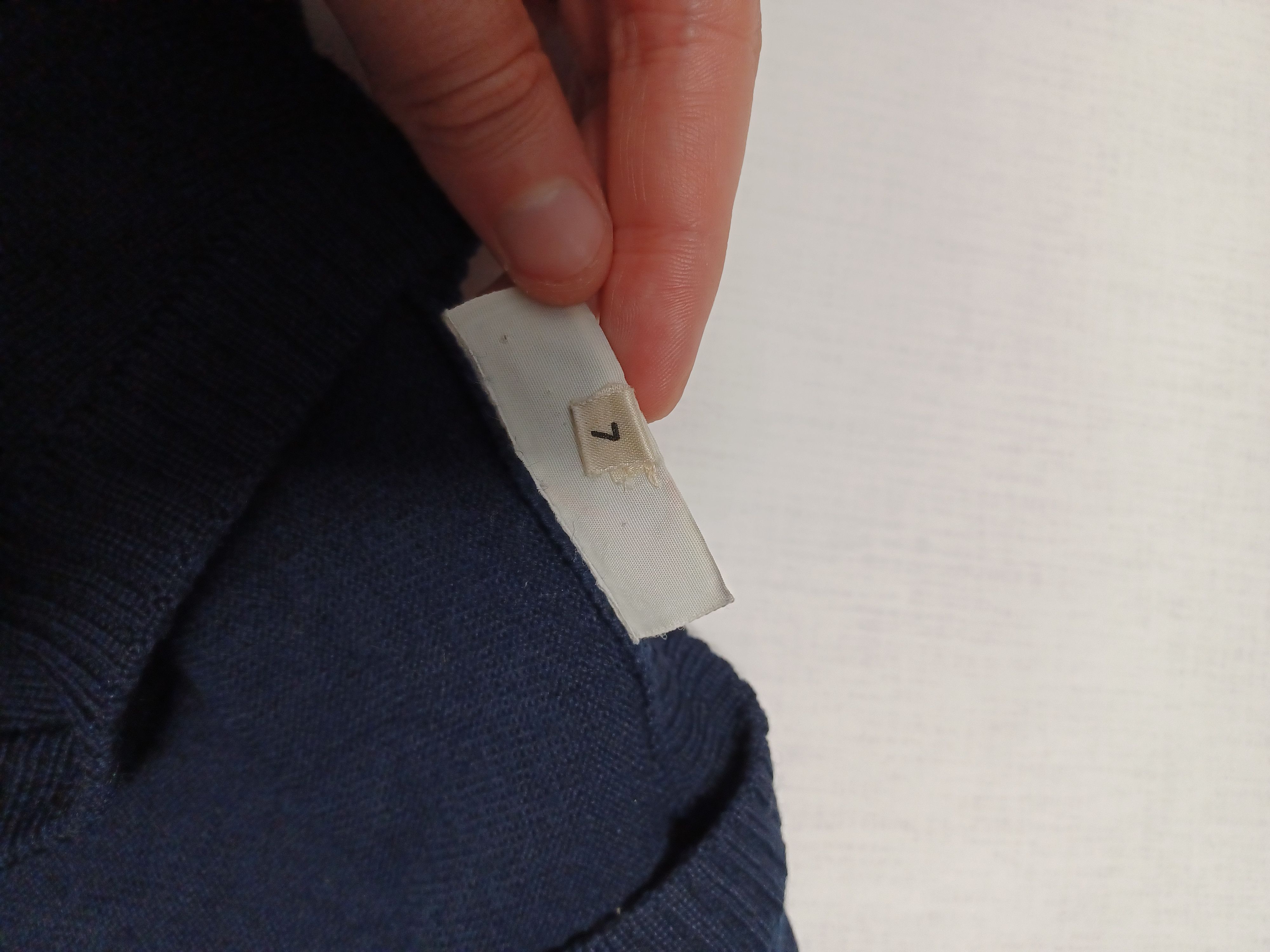 Lacoste MADE IN FRANCE 100% WOOL VINTAGE LACOSTE SLEVELESS Size US L / EU 52-54 / 3 - 5 Thumbnail