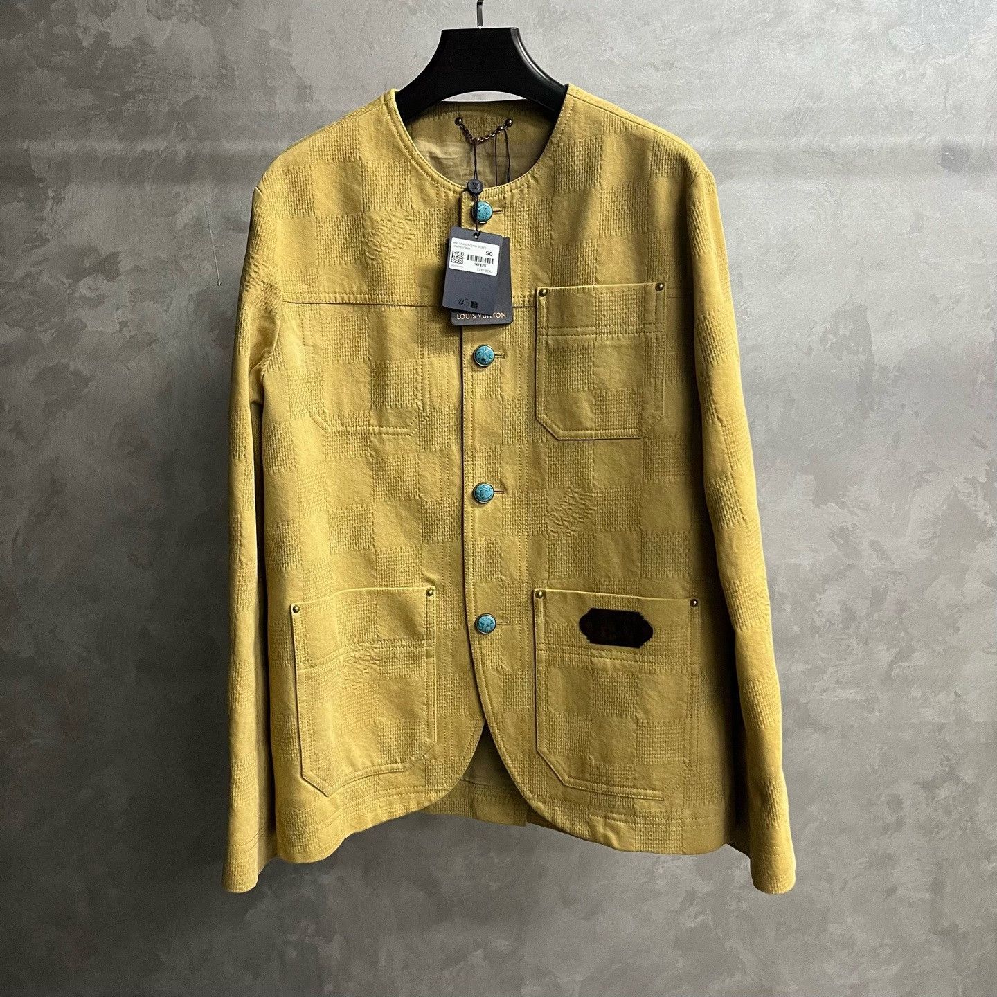 Louis Vuitton Louis Vuitton Beige Light Jacket xs Men Size US XS / EU 42 / 0 - 1 Thumbnail
