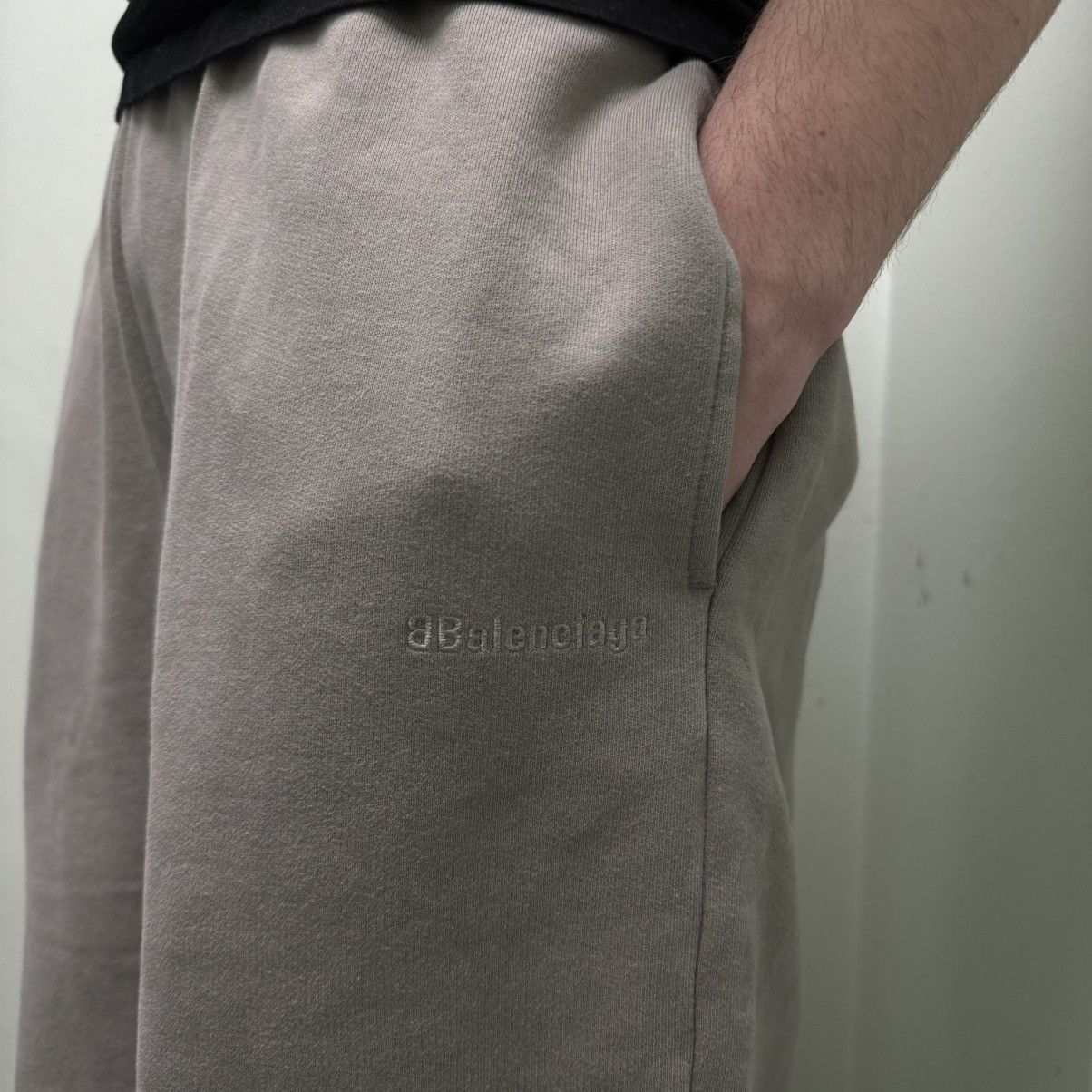 Balenciaga Balenciaga Mega Baggy Sweatpants Size US 34 / EU 50 - 3 Thumbnail