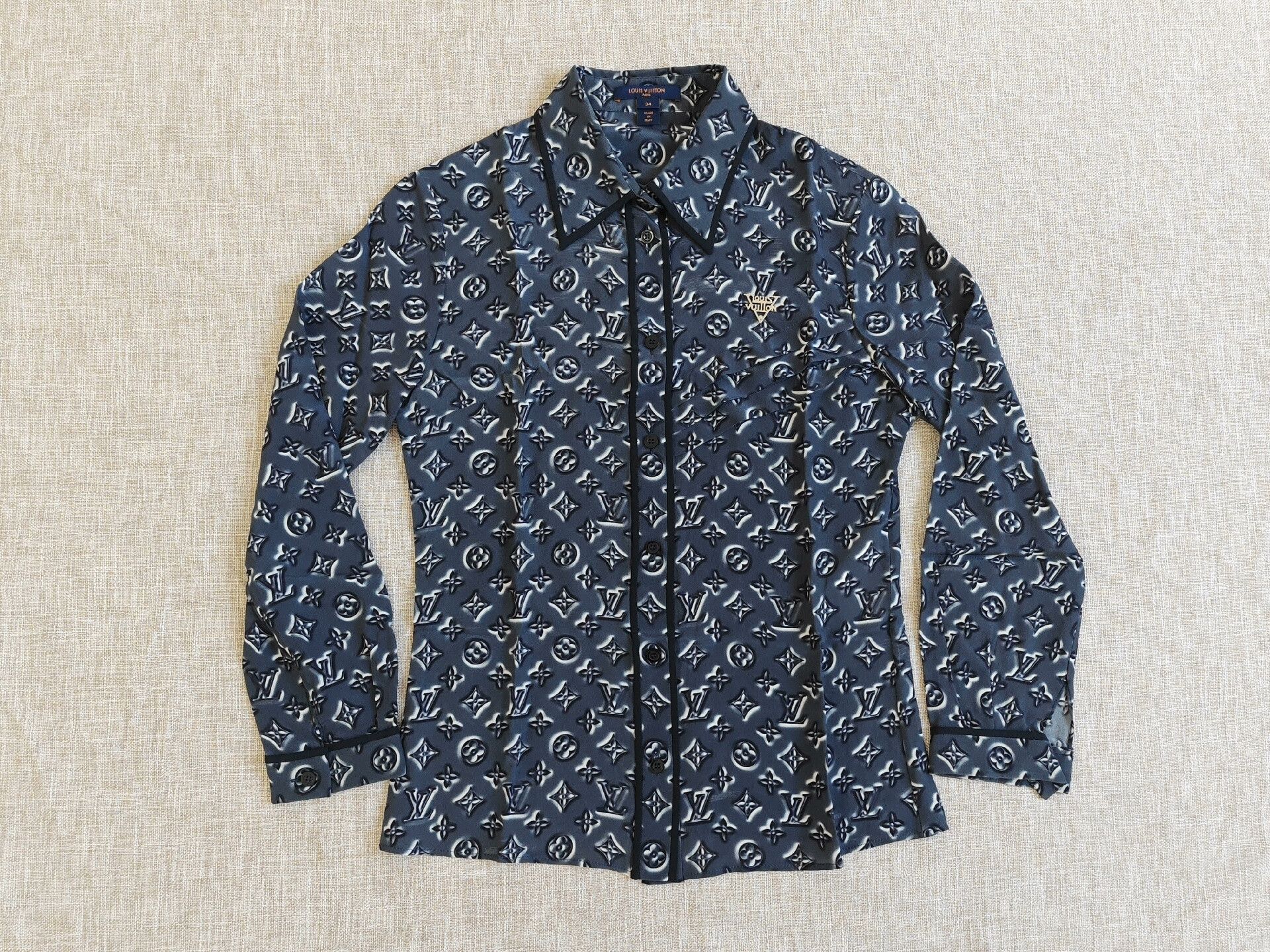 Louis Vuitton Louis Vuitton Women's Monogram Silk Shirt Size XXS / US 00 / IT 34 - 1 Thumbnail