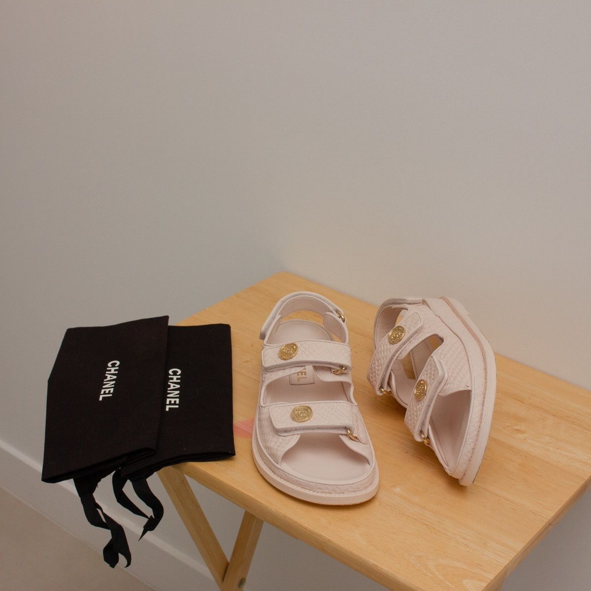 Chanel CHANEL 2022 Calfskin Velcro Dad Medallion Sandals Pink 38.5C Size US 8.5 / IT 38.5 - 6 Thumbnail