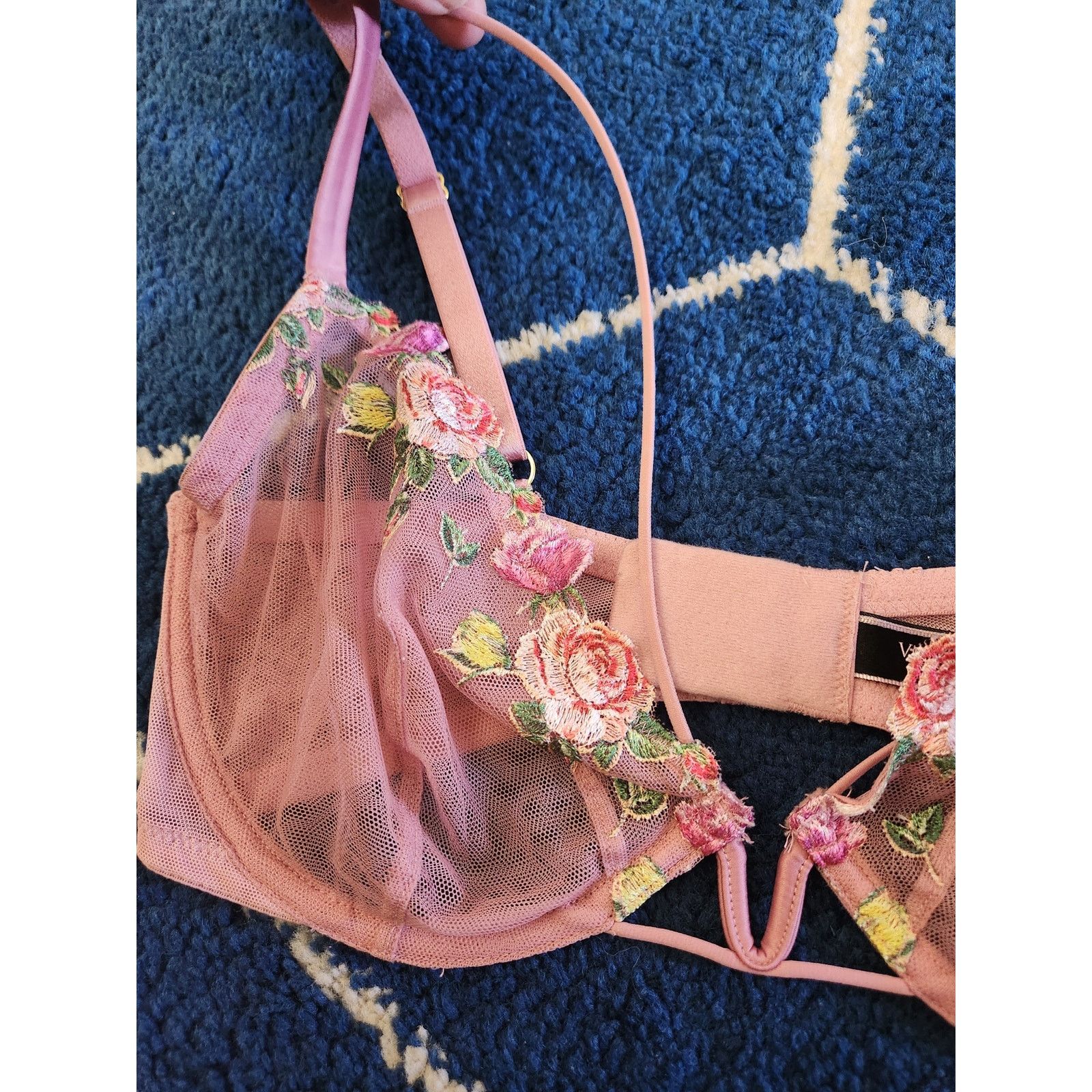 Victoria's Secret Victoria Secret Embroidered Floral Light Support Bra- 34D Size ONE SIZE - 2 Thumbnail