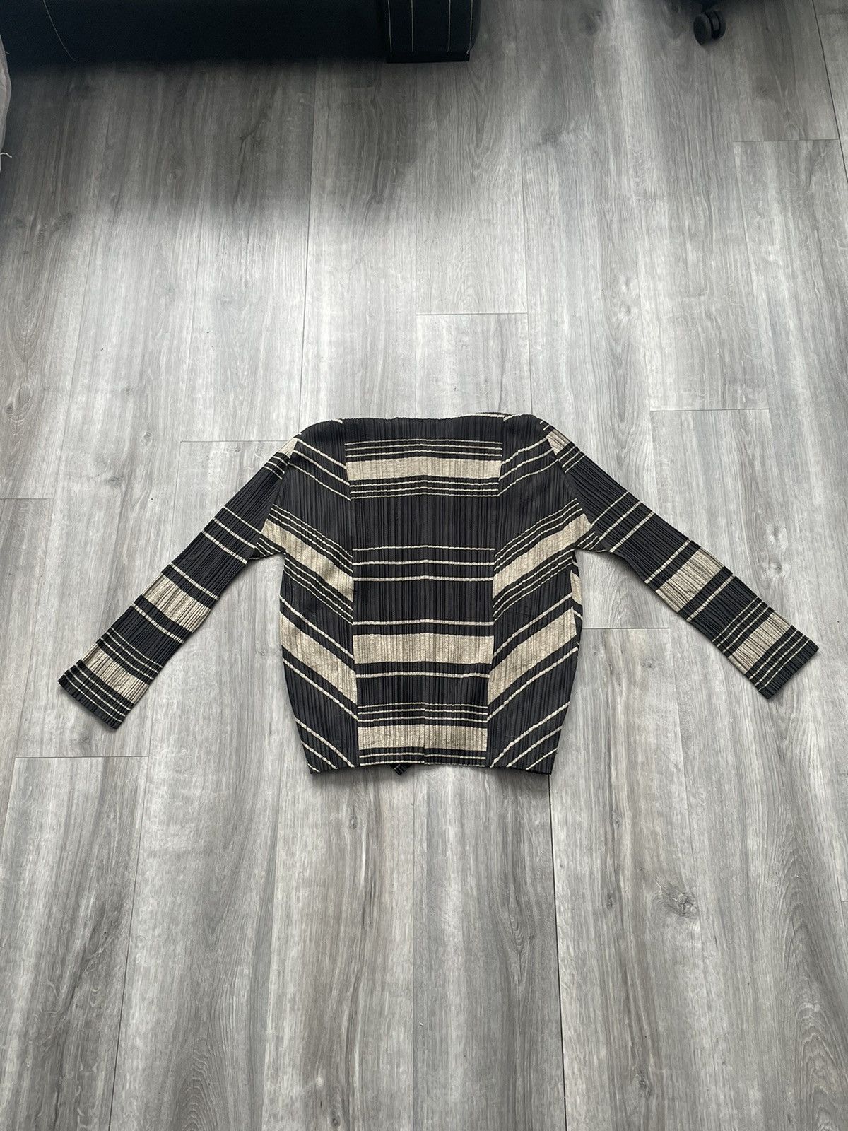 Issey Miyake Issey Miyake Cardigan Size M / US 6-8 / IT 42-44 - 2 Thumbnail
