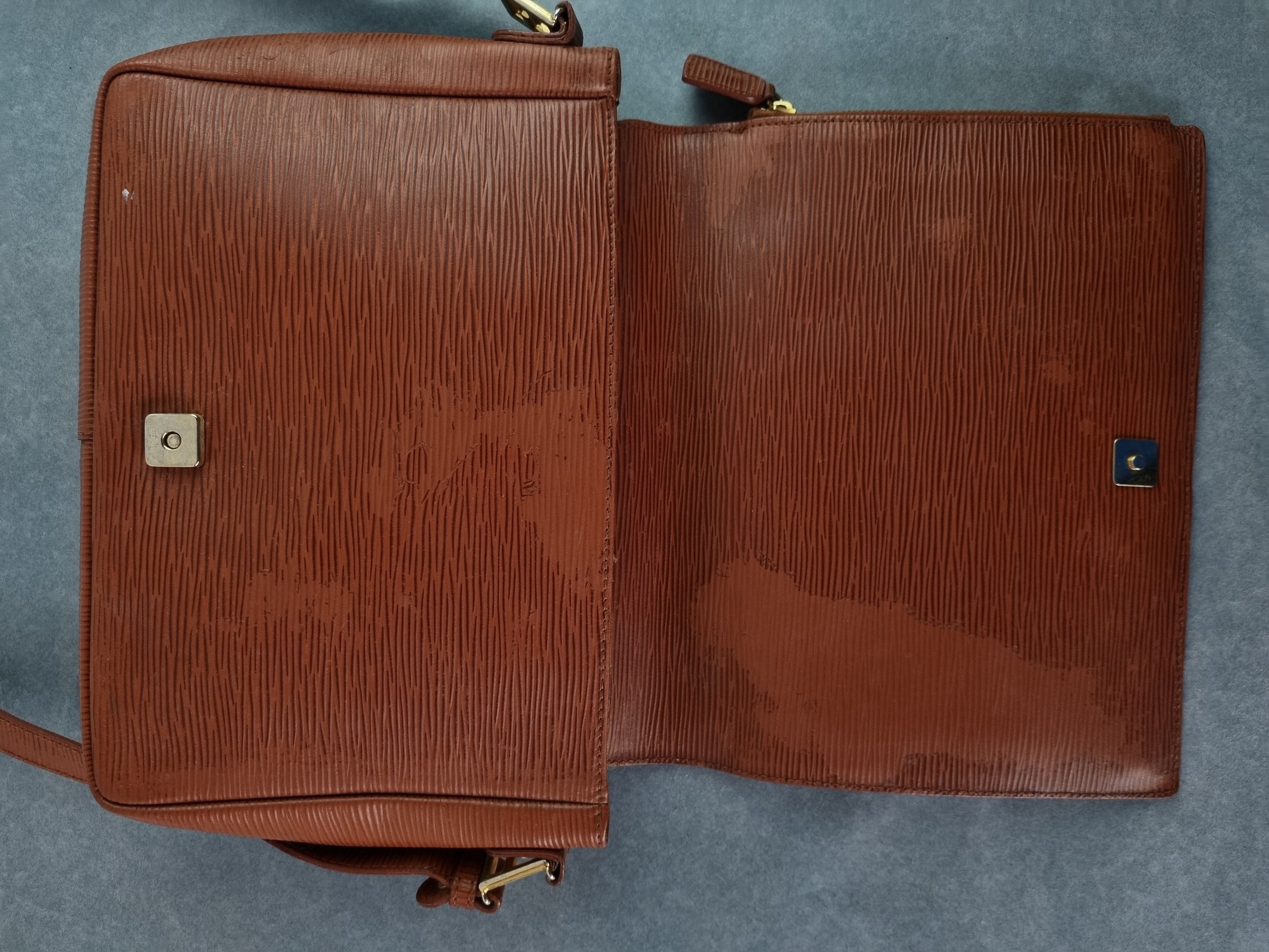 Fendi Vintage FENDI Brown Epi Leather Messenger Crossbody Bag Size ONE SIZE - 22 Thumbnail