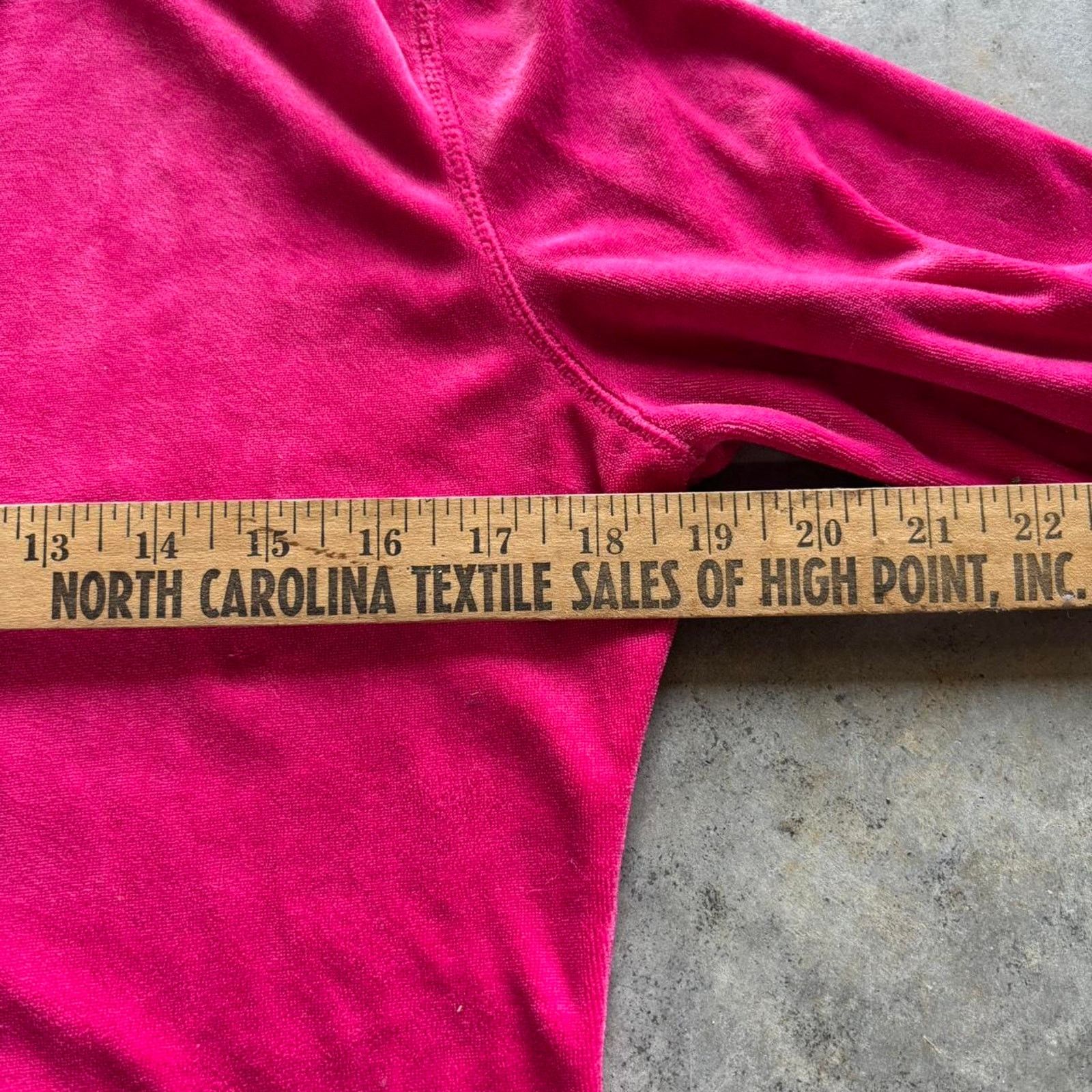 Juicy Couture × Juicy Couture Jeans × Vintage Vintage Y2K Juicy Couture Style Velour Cropped Hoodie Size S / US 4 / IT 40 - 4 Thumbnail
