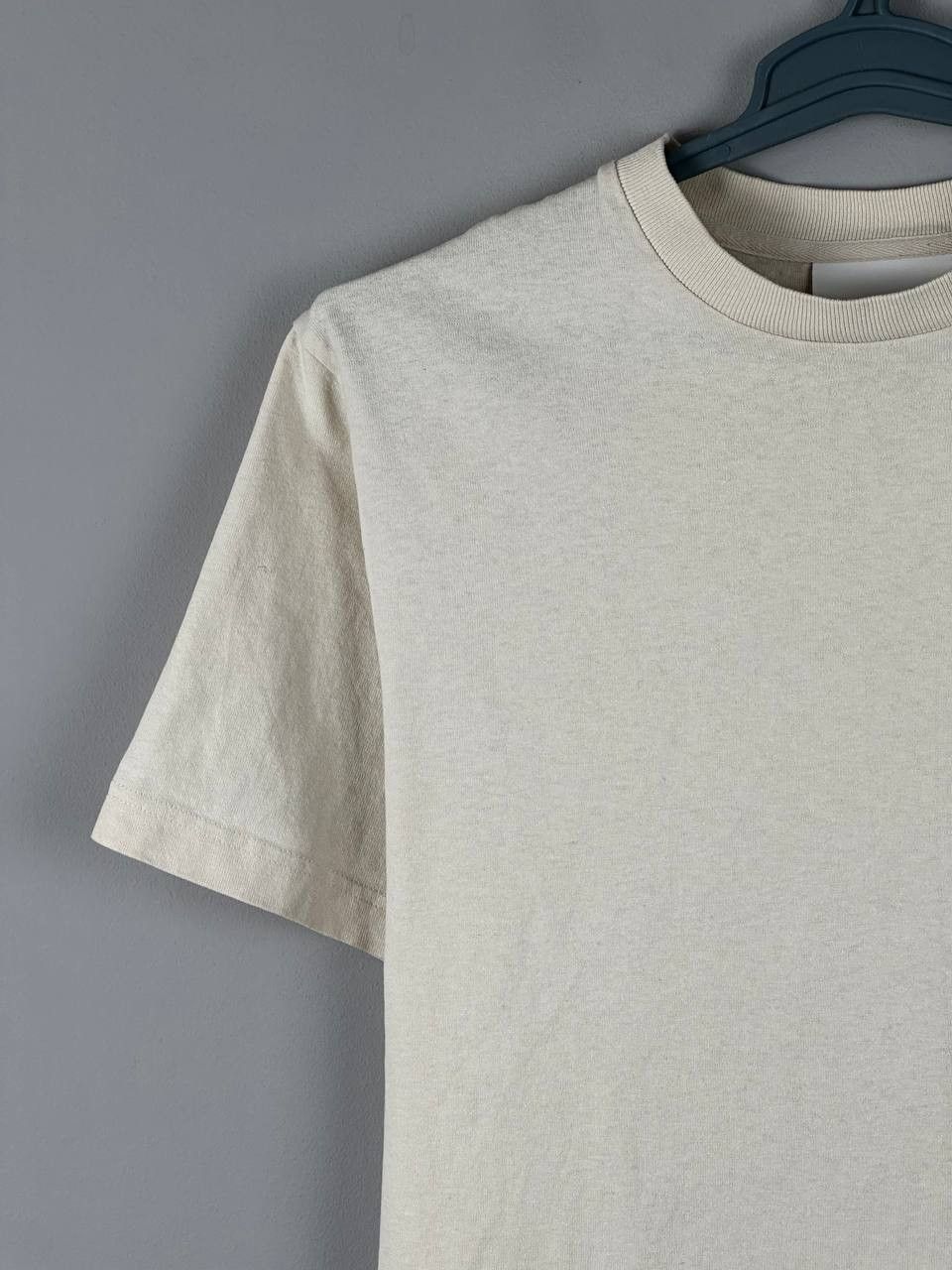 Axel Arigato Axel Arigato Basic Beige Logo T Shirt Luxury Size US M / EU 48-50 / 2 - 5 Thumbnail