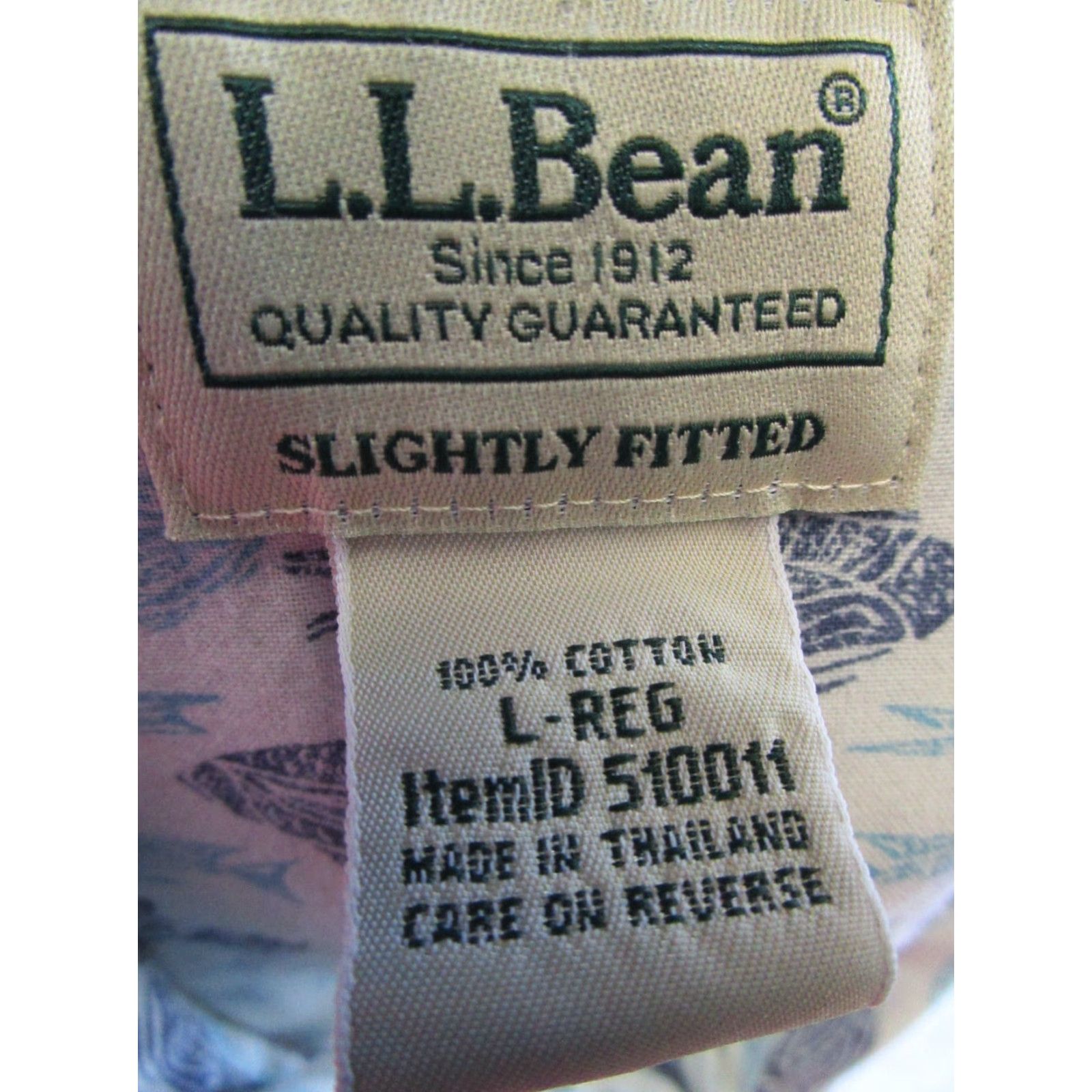 Vintage L.L.Bean Shirt Men Large Blue White Cotton Button-Up Fish Pattern Short Sleeve Collared Button-Down Mens Size US L / EU 52-54 / 3 - 3 Thumbnail
