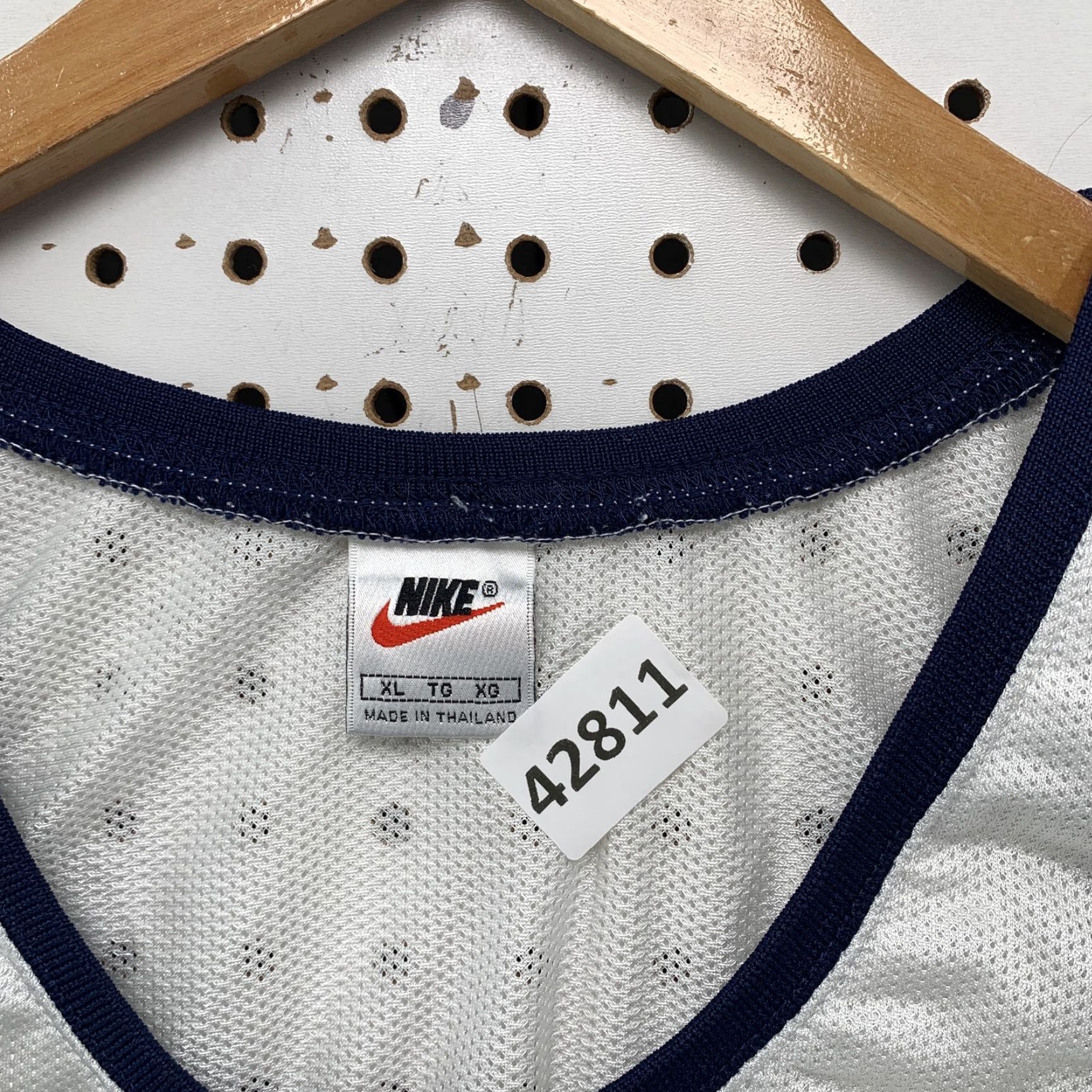 Nike Nike Tank Top White/Blue Sleeveless XL Mens XL Color Blue Logo 100% Polyester Activewear Tank Size US XL / EU 56 / 4 - 2 Thumbnail