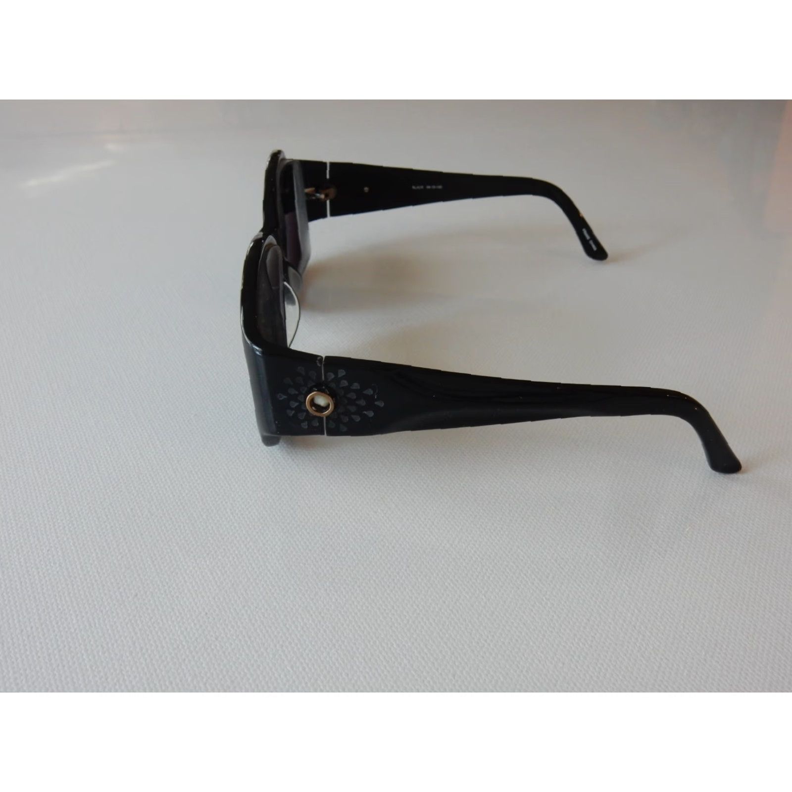 Vintage Kirkland Signature Sunglasses FRAMES ONLY 58[]15 130 Gilbert Men’s/Women’s Black Frame Prescription Lenses Scratches N/A Size ONE SIZE - 3 Thumbnail