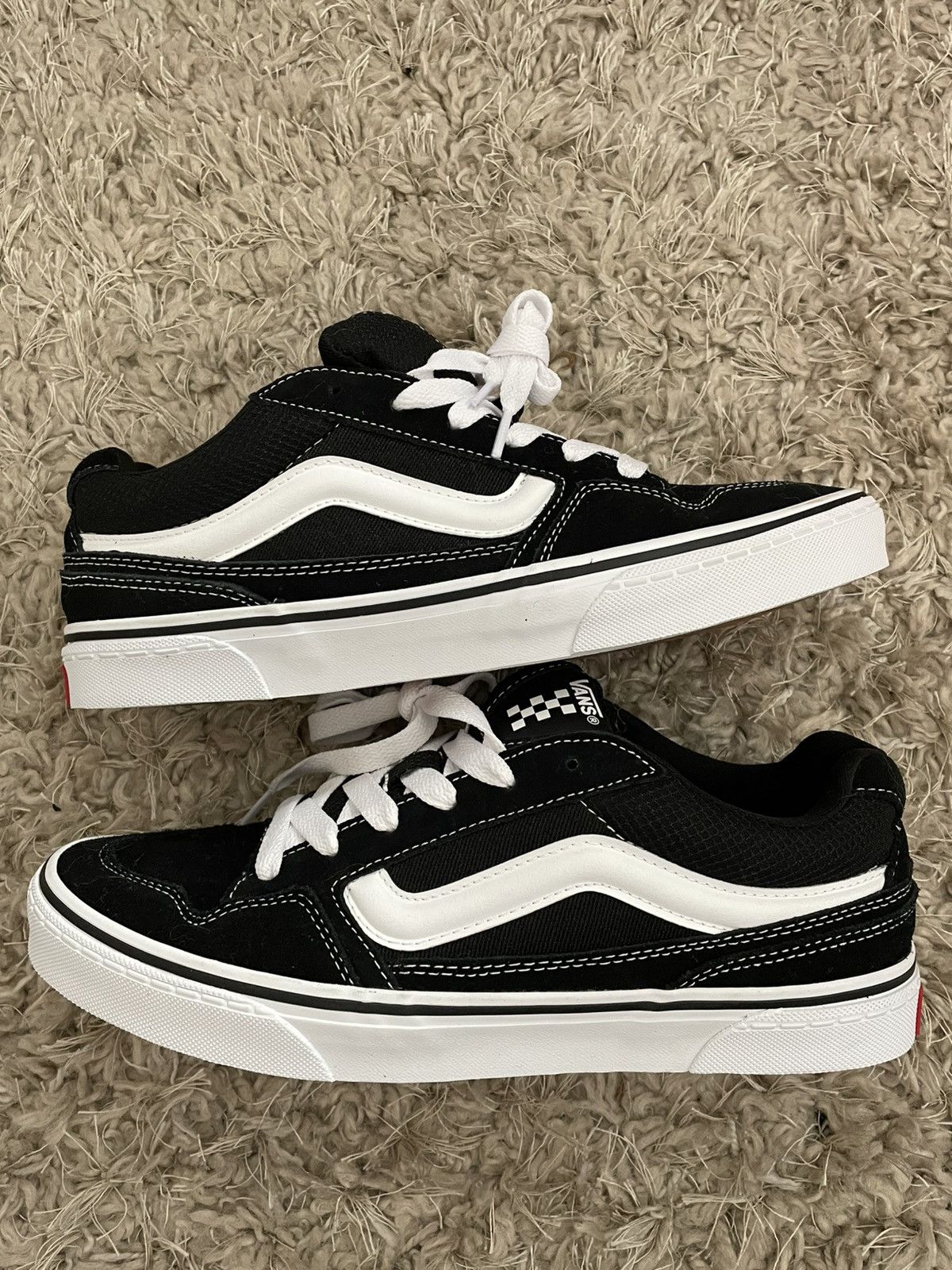 Vans Vans Caldrone Sneaker Black & White Size US 9 / EU 42 - 2 Thumbnail