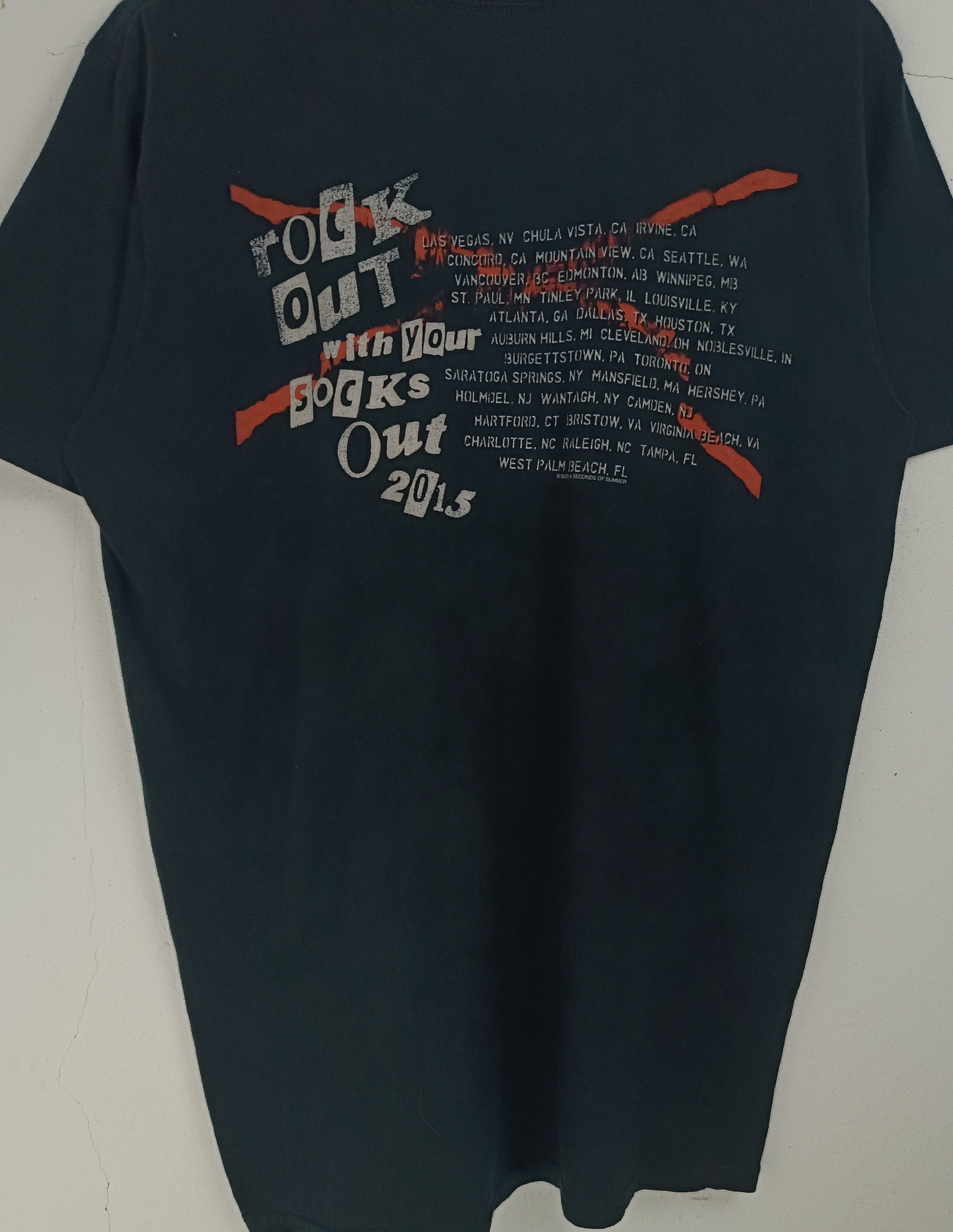 Band Tees VINTAGE 2015 5 SECONDS OF SUMMER TOUR TEE vamps swift zayn Size US M / EU 48-50 / 2 - 15 Thumbnail