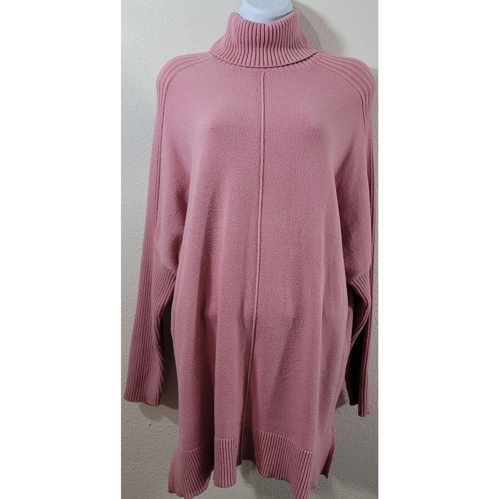 Other Dusty Rose Mock Turtle Neck Sweater 1X Plus Batwing Sleeves Size XXL / US 16-18 / IT 52-54 - 1 Thumbnail