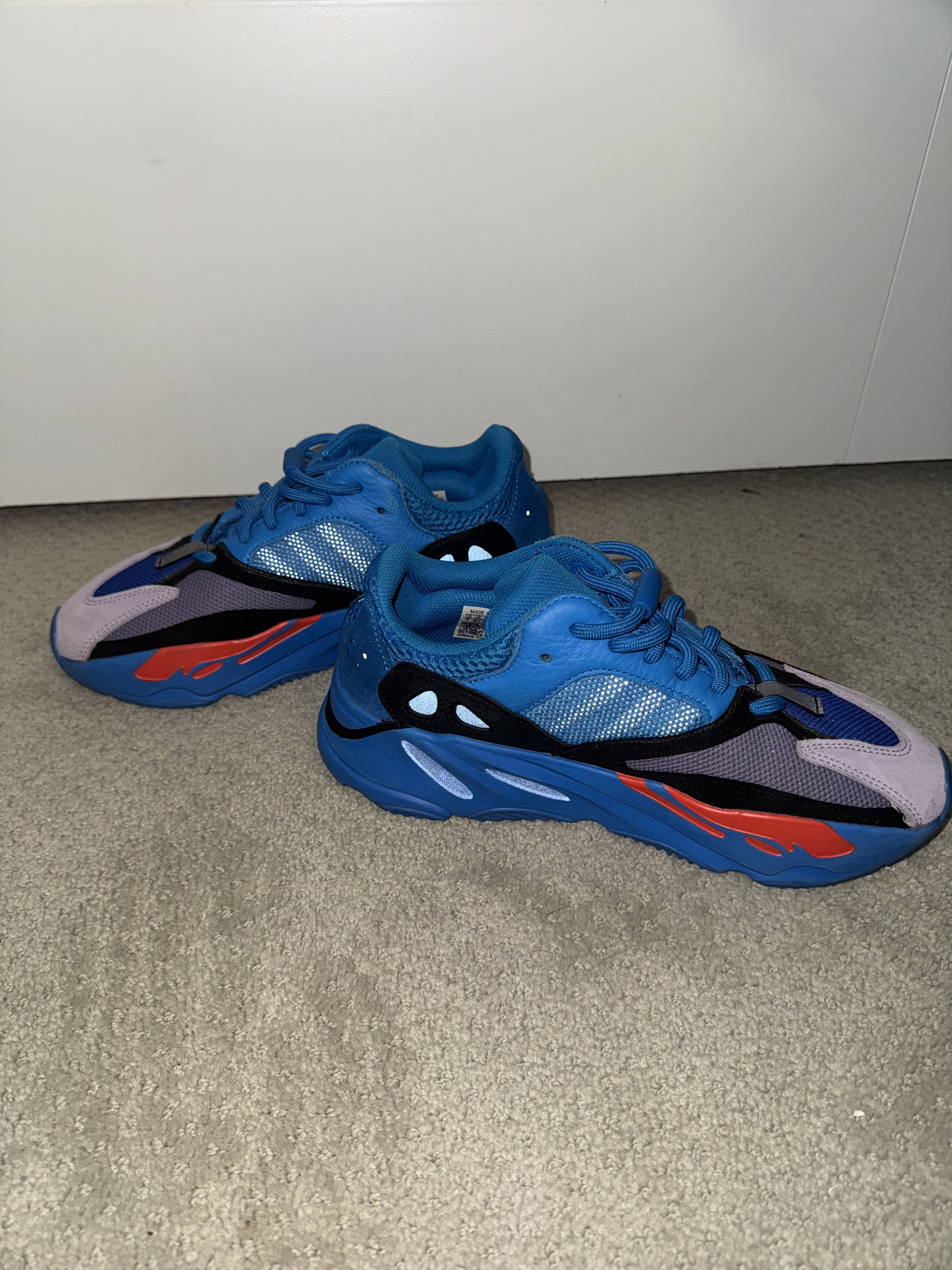 Yeezy Yeezy Boost 700 Size US 7 / EU 40 - 4 Thumbnail