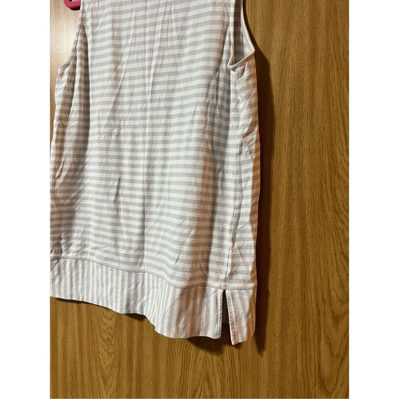Jones New York Jones New York Signature White & Grey Striped V-Neck Tank To Size L / US 10 / IT 46 - 8 Thumbnail