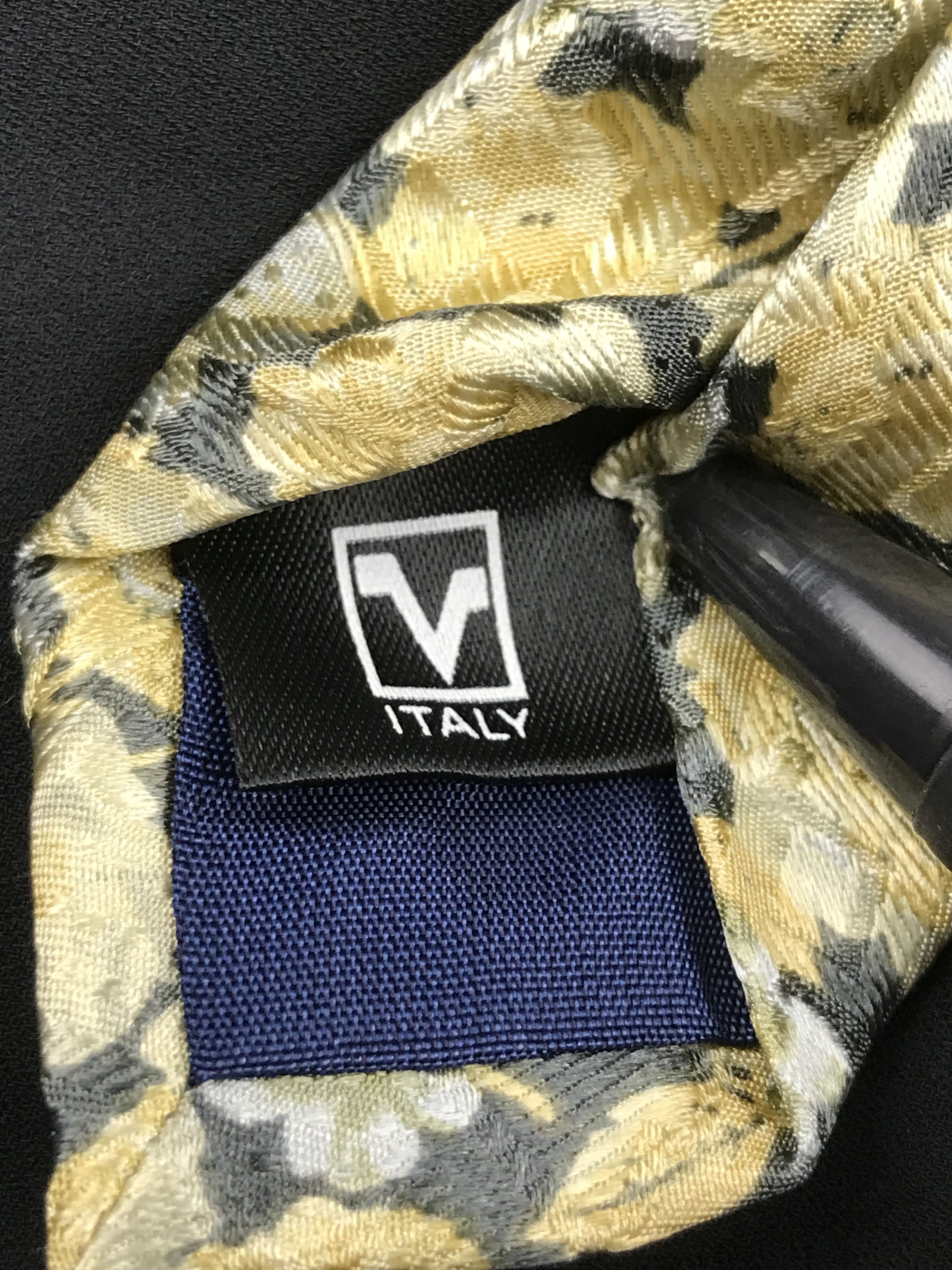Vintage Vintage Valentino Rudy Silk Necktie Size ONE SIZE - 7 Thumbnail
