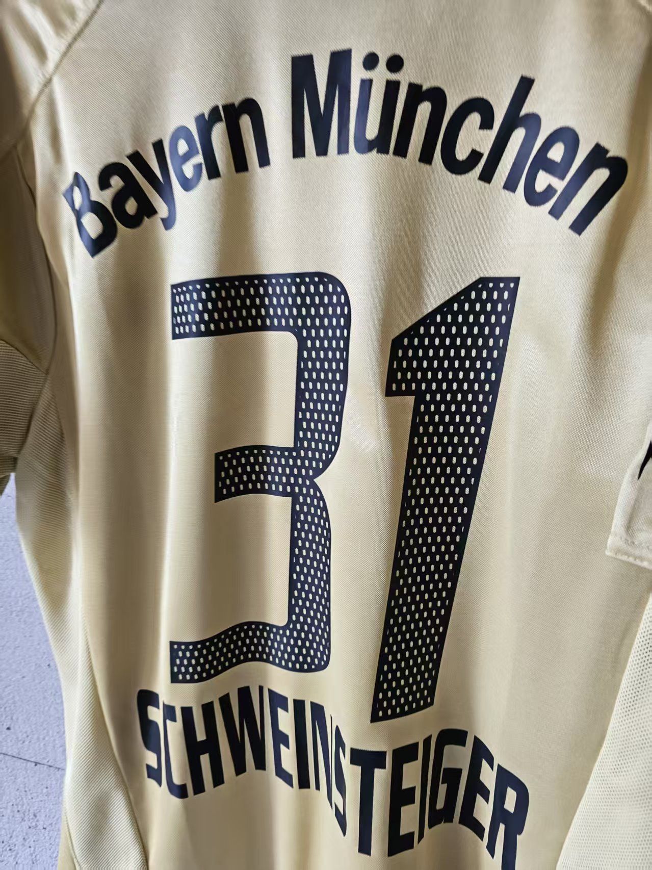 Other 2004 05 Bayern Munich #31 Schweinsteiger Jersey Size US XL / EU 56 / 4 - 5 Thumbnail
