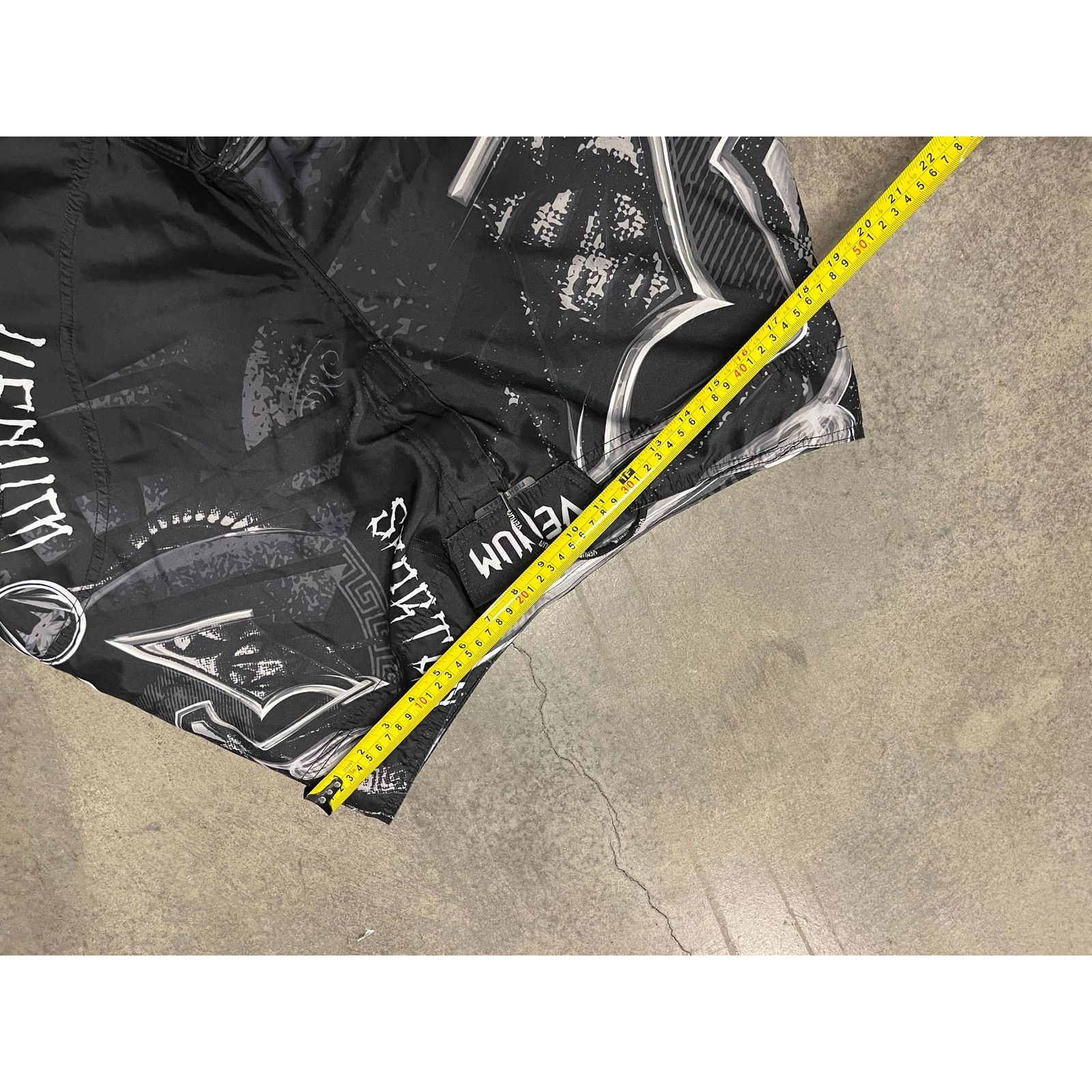 Venus Venum Shorts Mens XL Black White Camo mma Size US 40 / EU 56 - 3 Thumbnail
