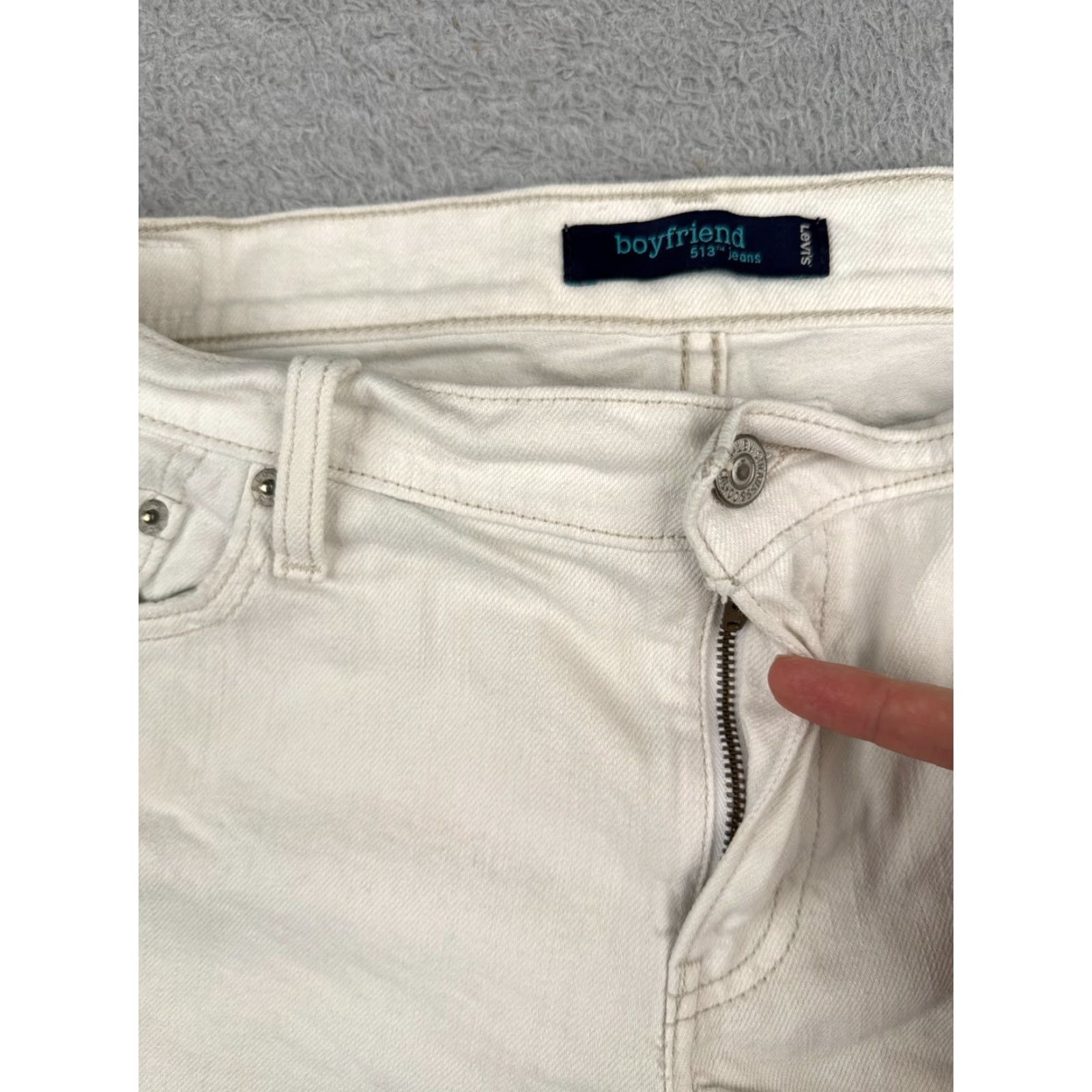 Levi's Levi's Shorts Juniors 11 Women 34x4 White Denim Cut-Off Distressed Zip Cotton Size 32" / US 10 / IT 46 - 6 Thumbnail