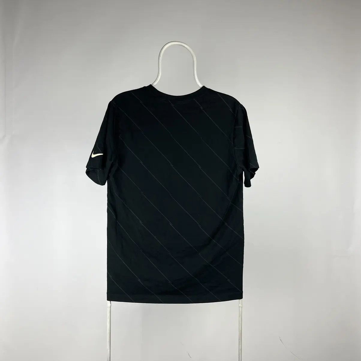 Nike Nike Tshirt pocket tee Liverpool size Medium Size US M / EU 48-50 / 2 - 2 Thumbnail