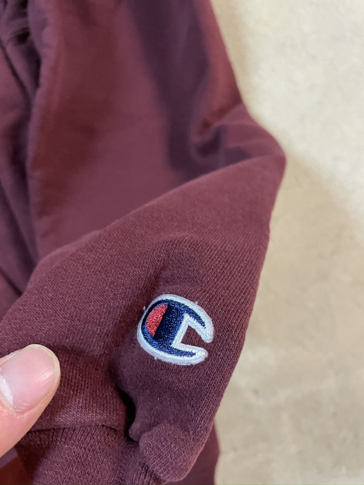 Champion Vintage 00s Champion Clocked In Burgundy Hoodie Size Large Size US L / EU 52-54 / 3 - 3 Thumbnail